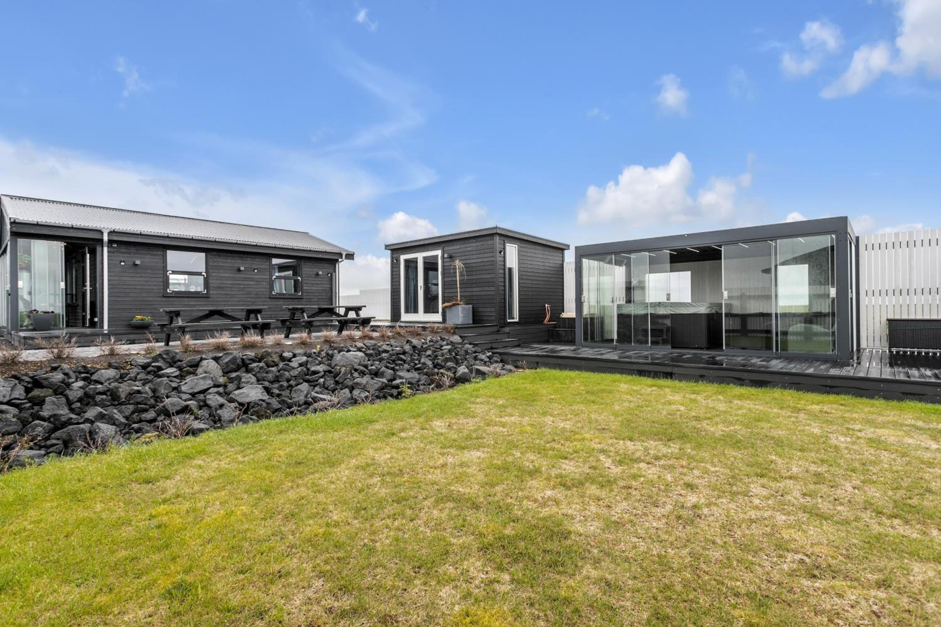 Villa photo 2