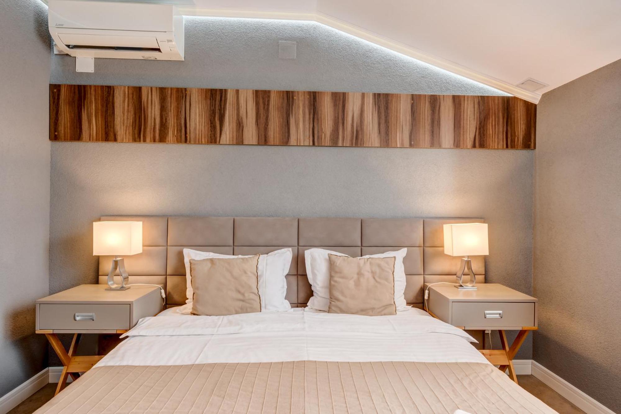Large Double Room - Photo 4