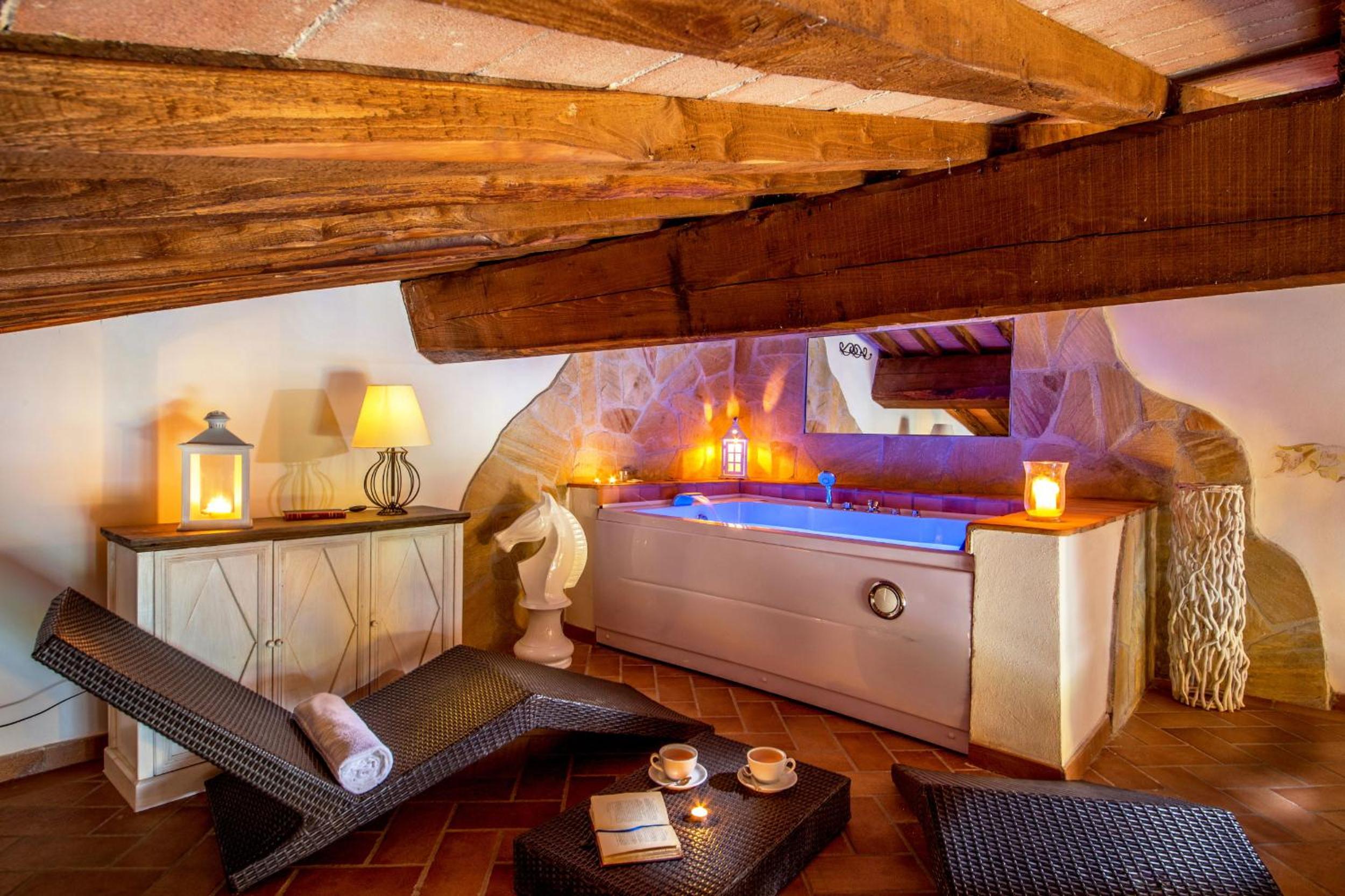 Royal Suite with Jacuzzi photo 2