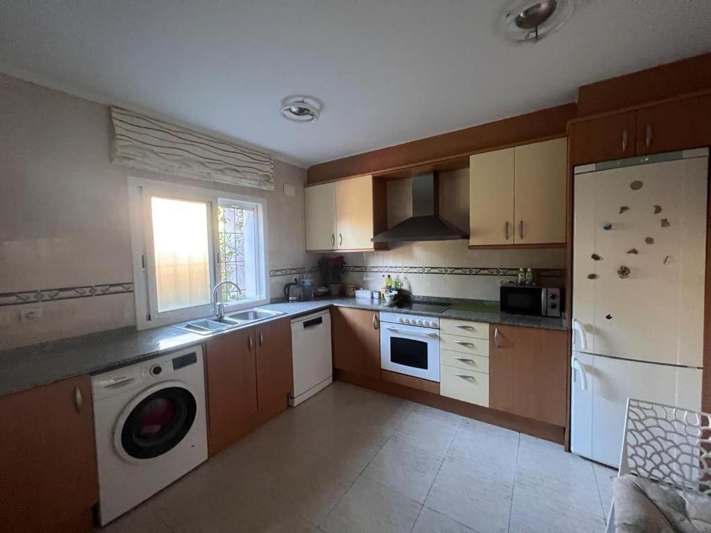 Three-Bedroom Villa photo 2
