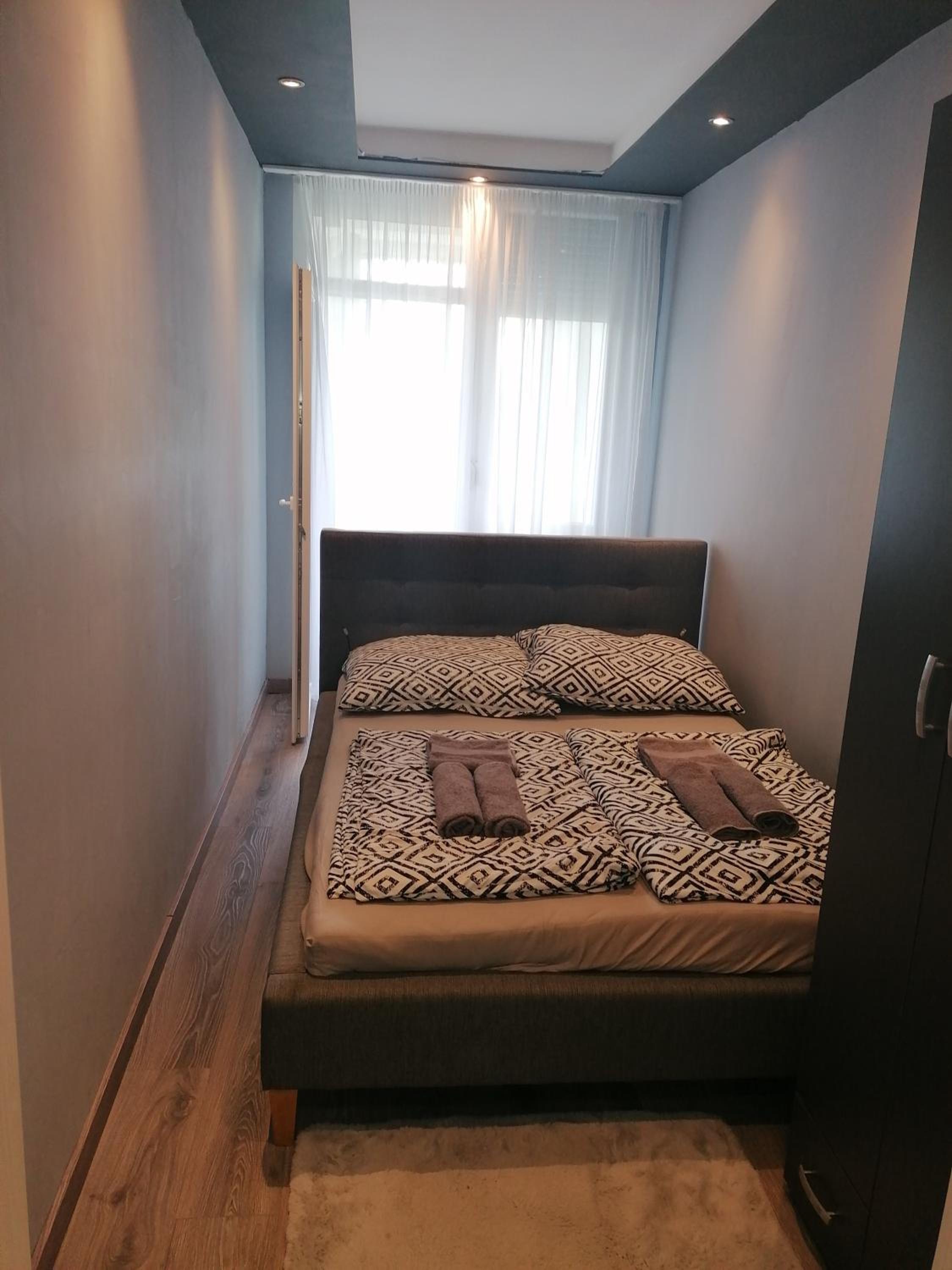 Three-Bedroom Apartment - Photo 4