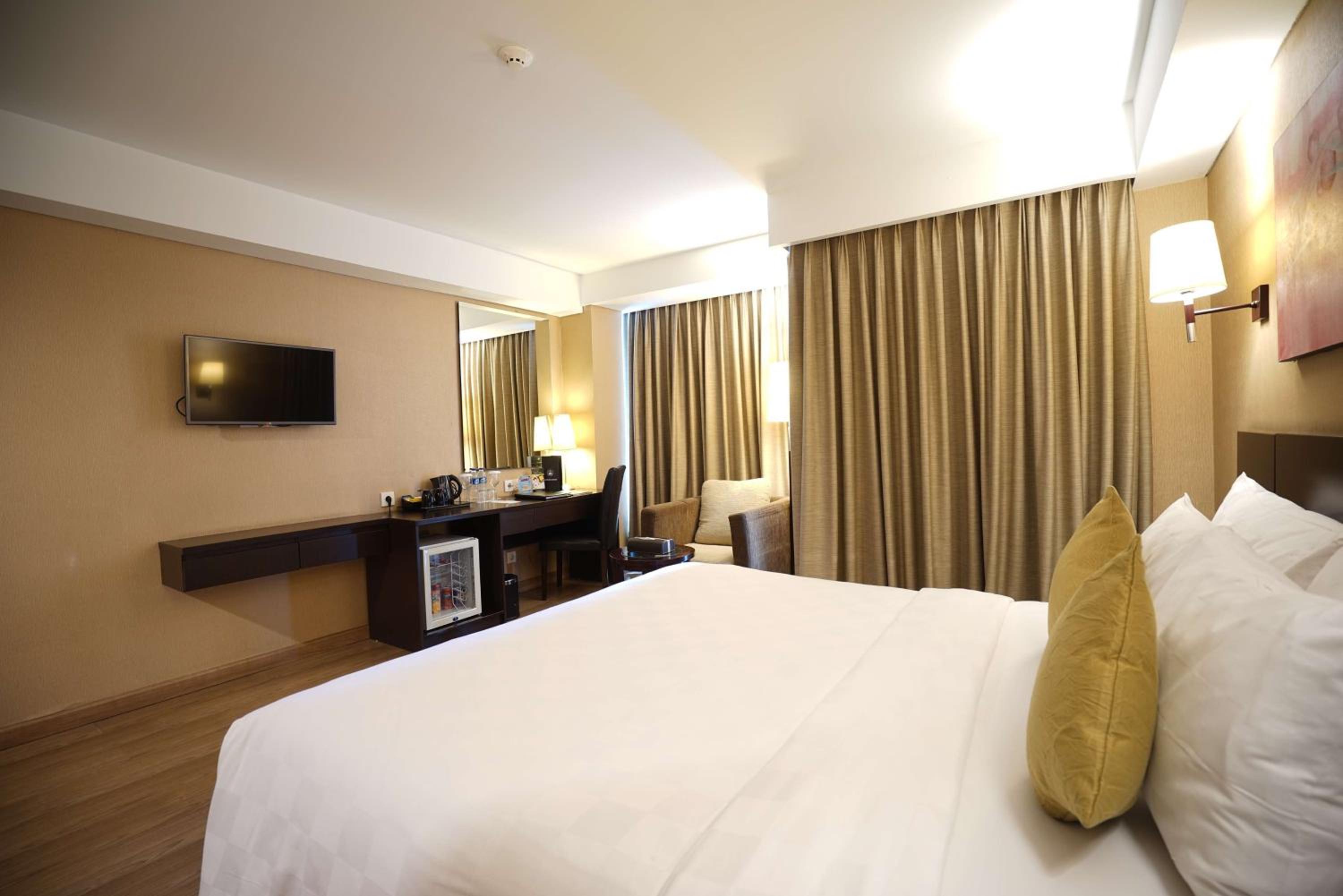 Deluxe Double Room - Non-Smoking photo 3