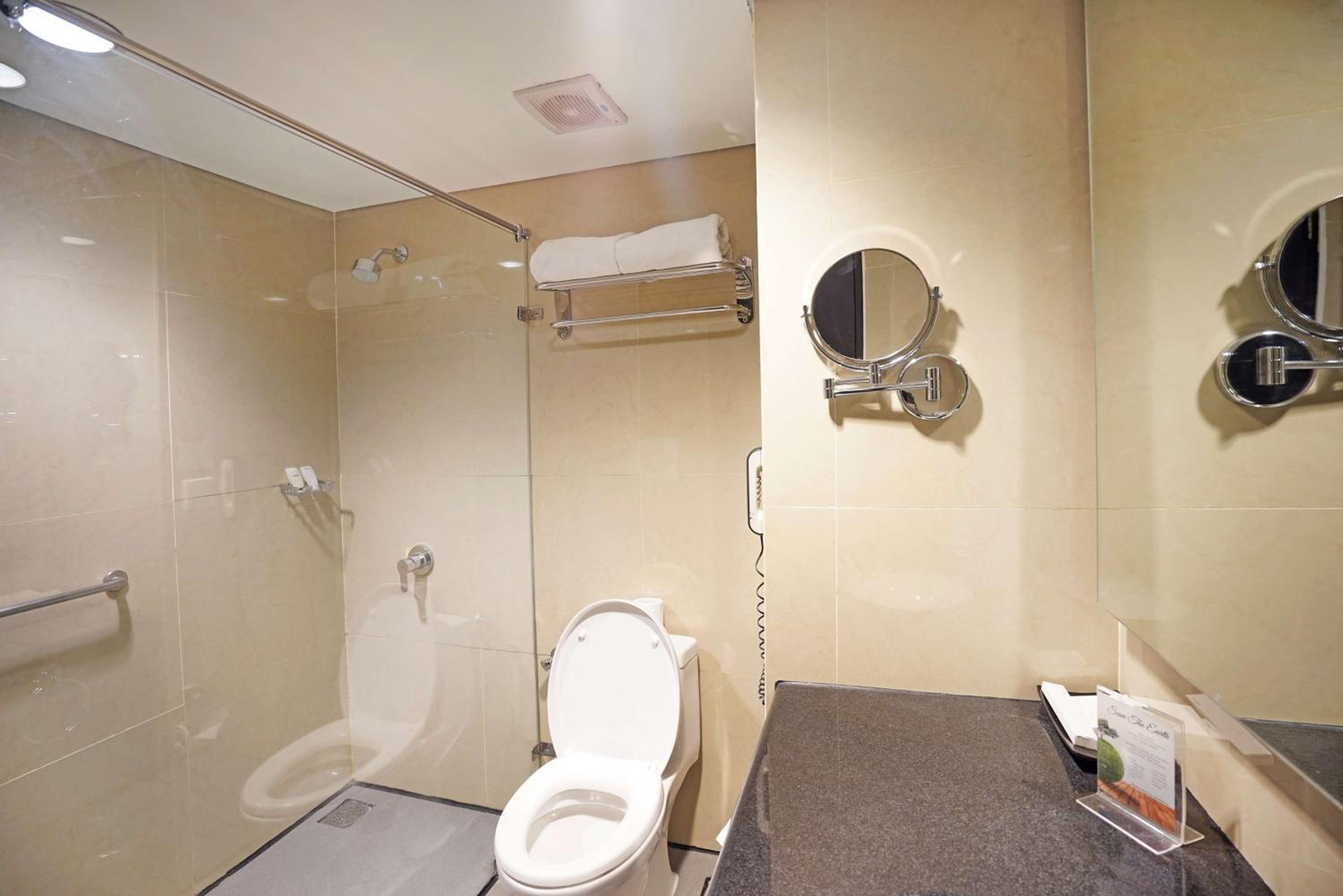 Deluxe Twin Room - Smoking photo 2