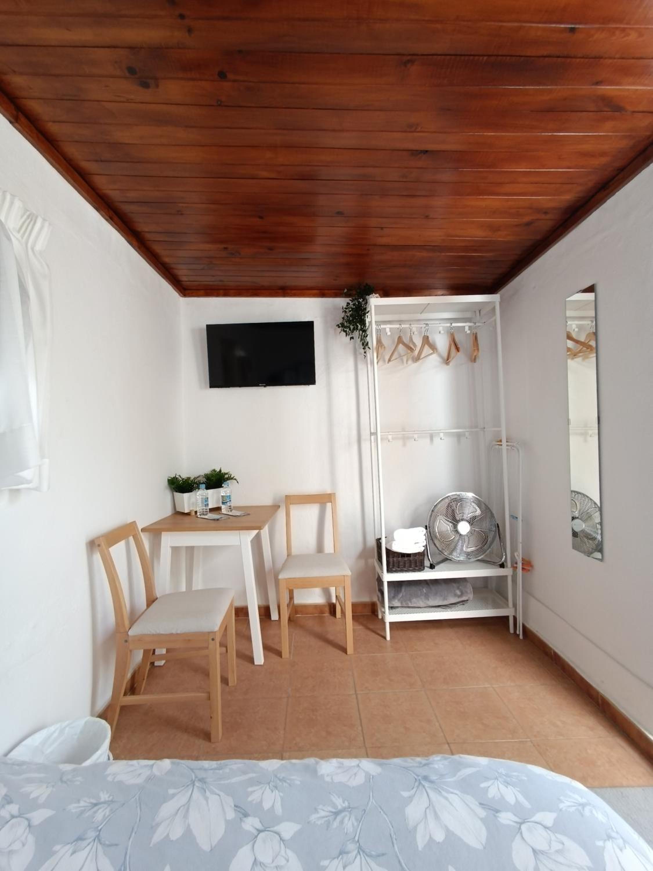 Apartment with Terrace - Photo 19