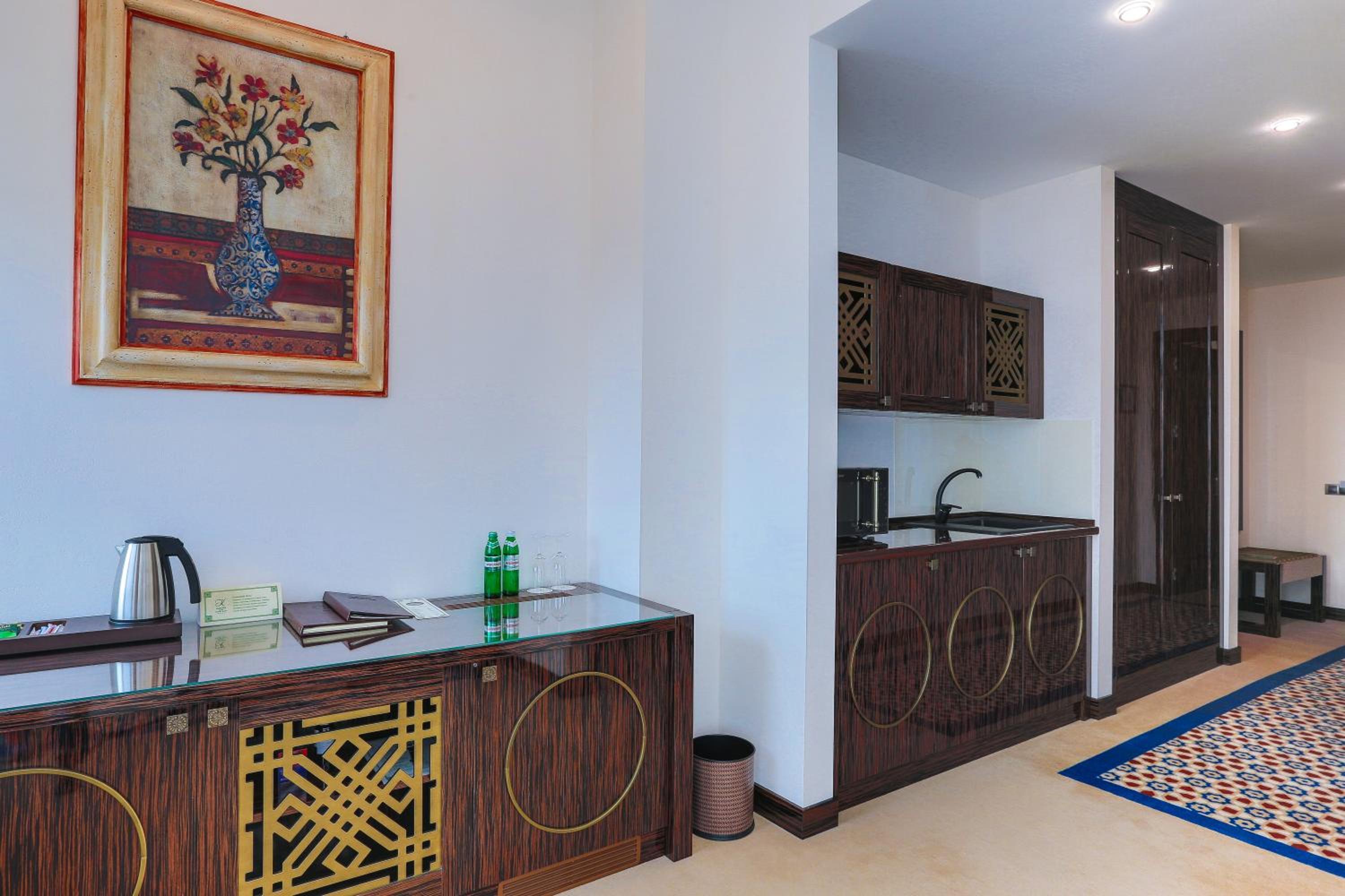 Apartment photo 2