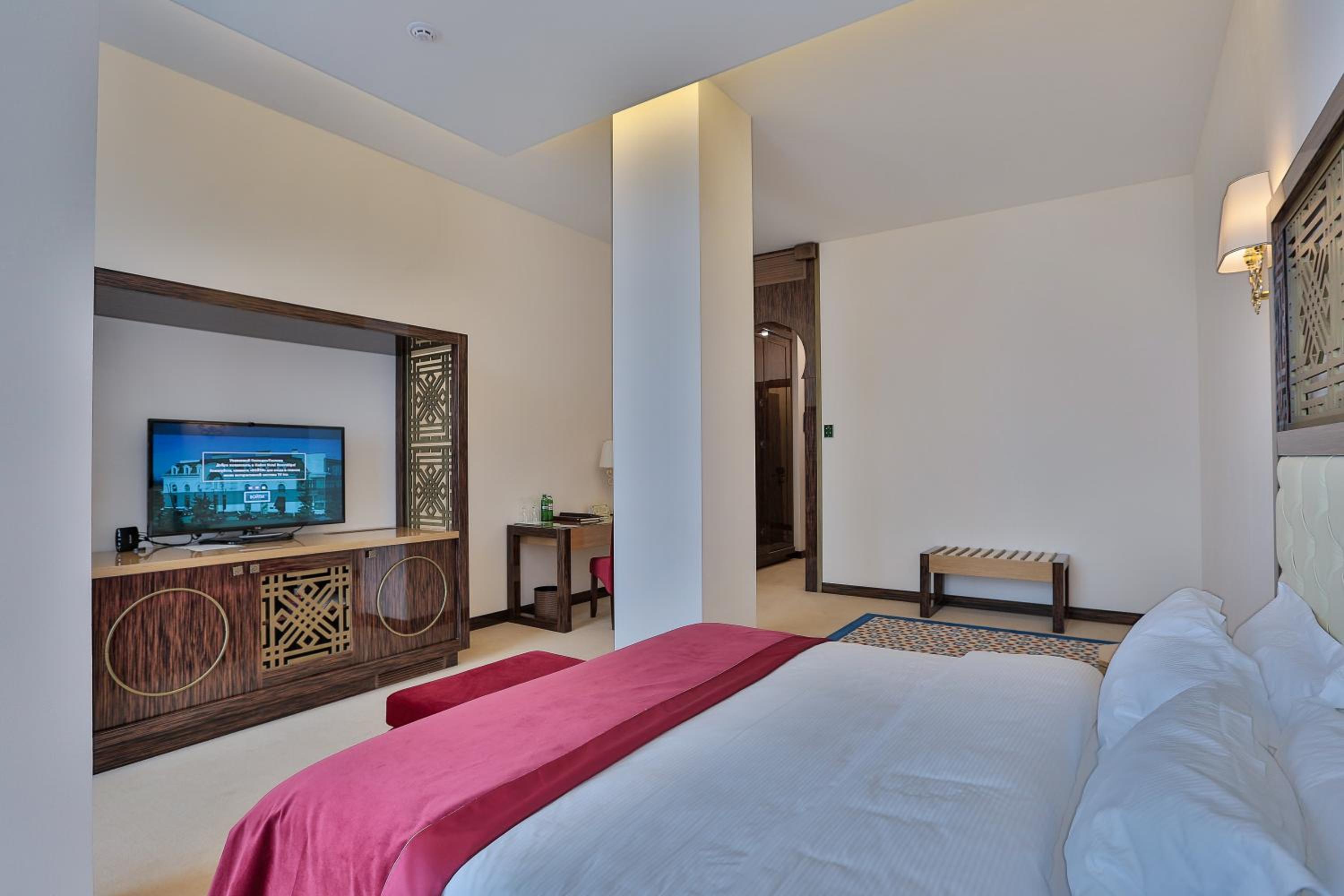 Superior King Room photo 2