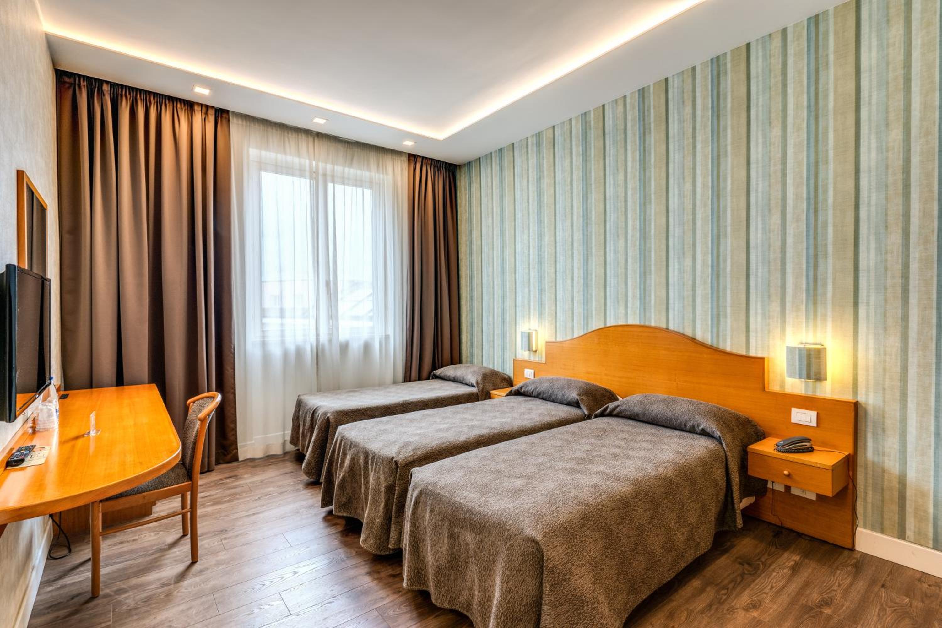 Triple Room - Photo 1