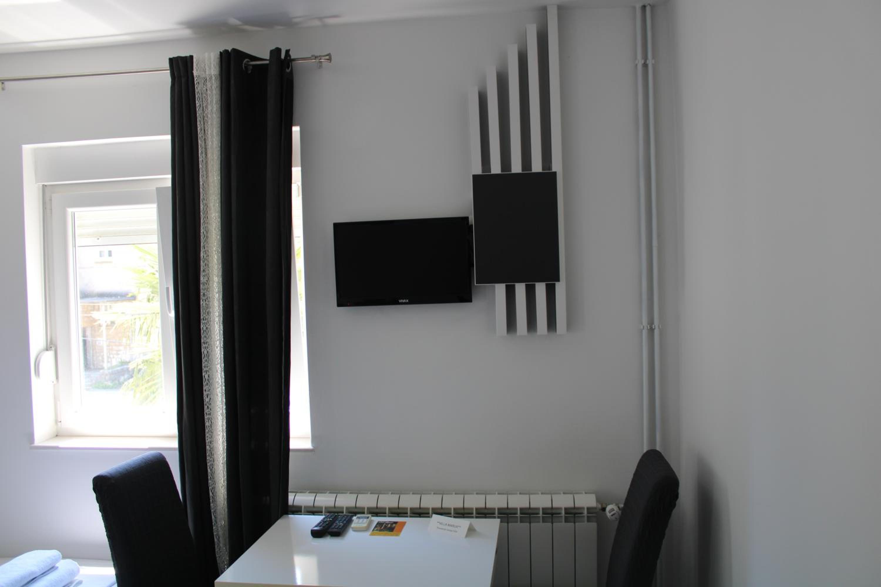 Studio (2 Adults)