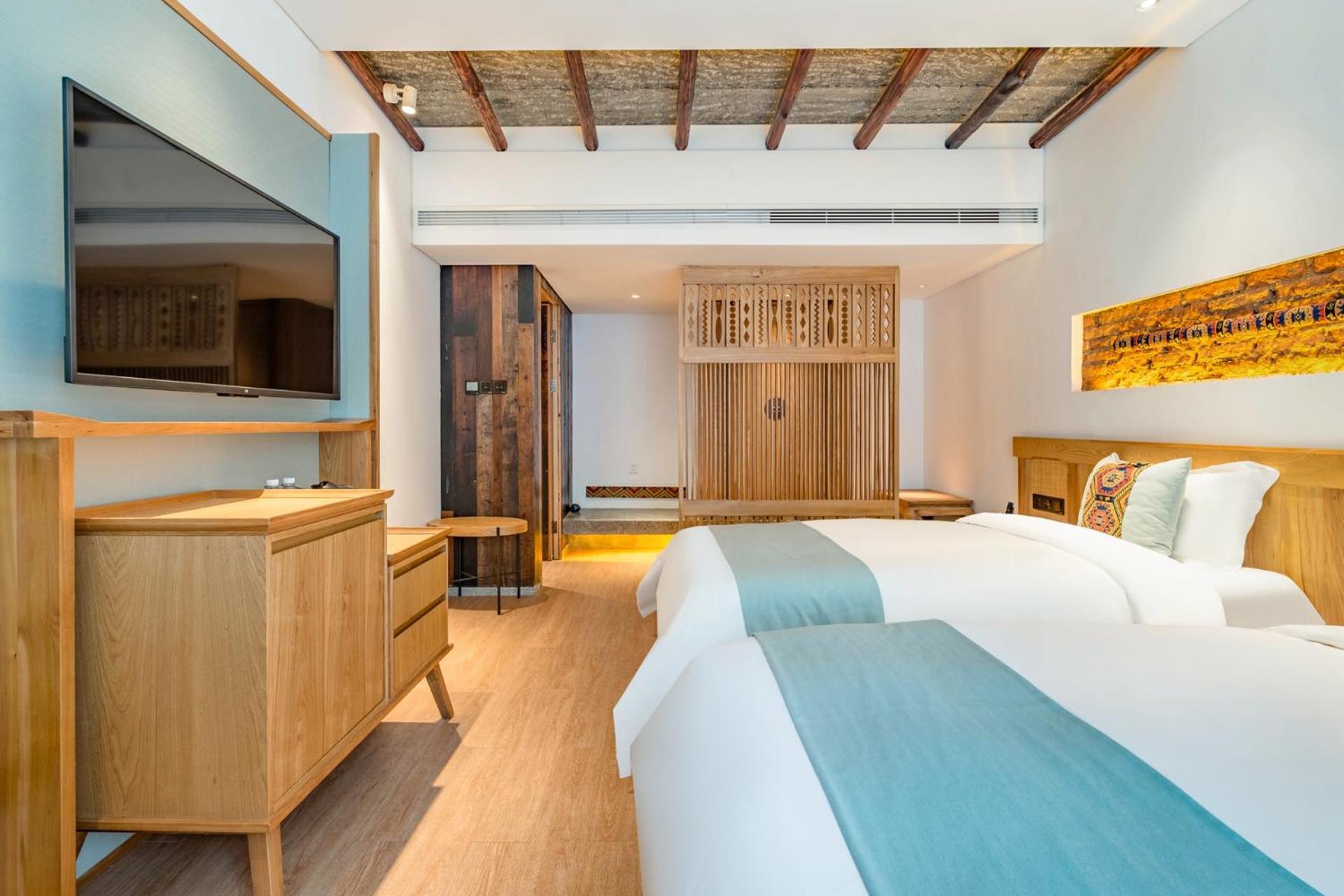 Twin Room with Bath