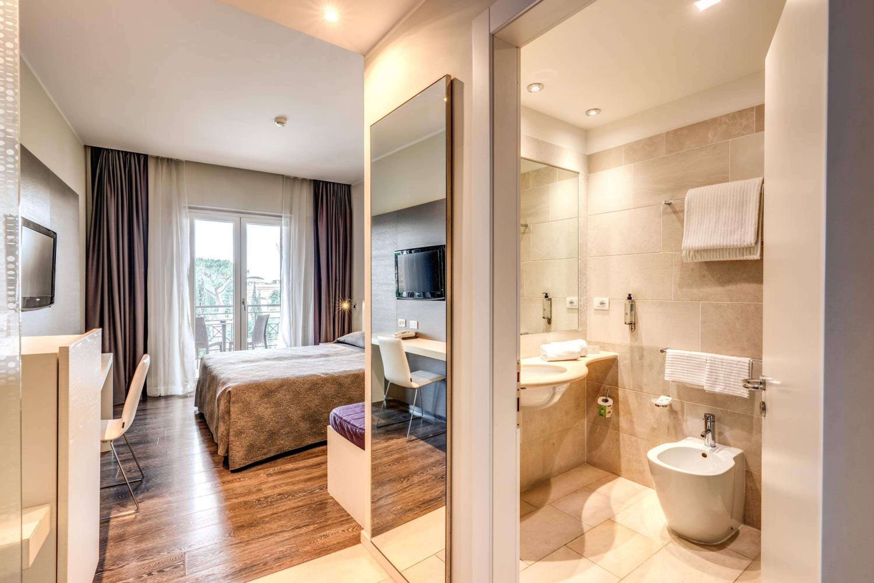 Deluxe Double or Twin Room with Terrace - Photo 4