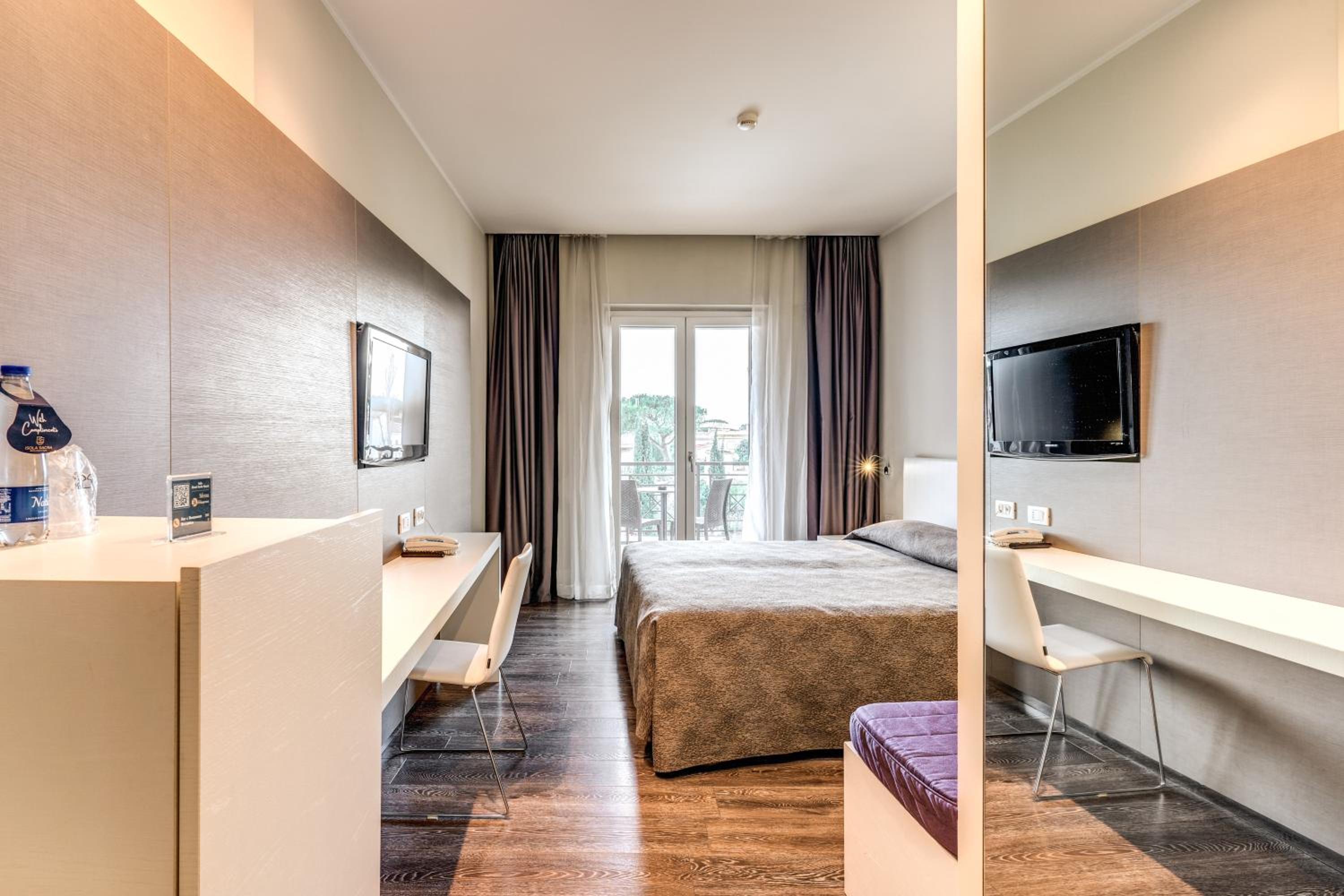 Deluxe Double or Twin Room with Terrace - Photo 3