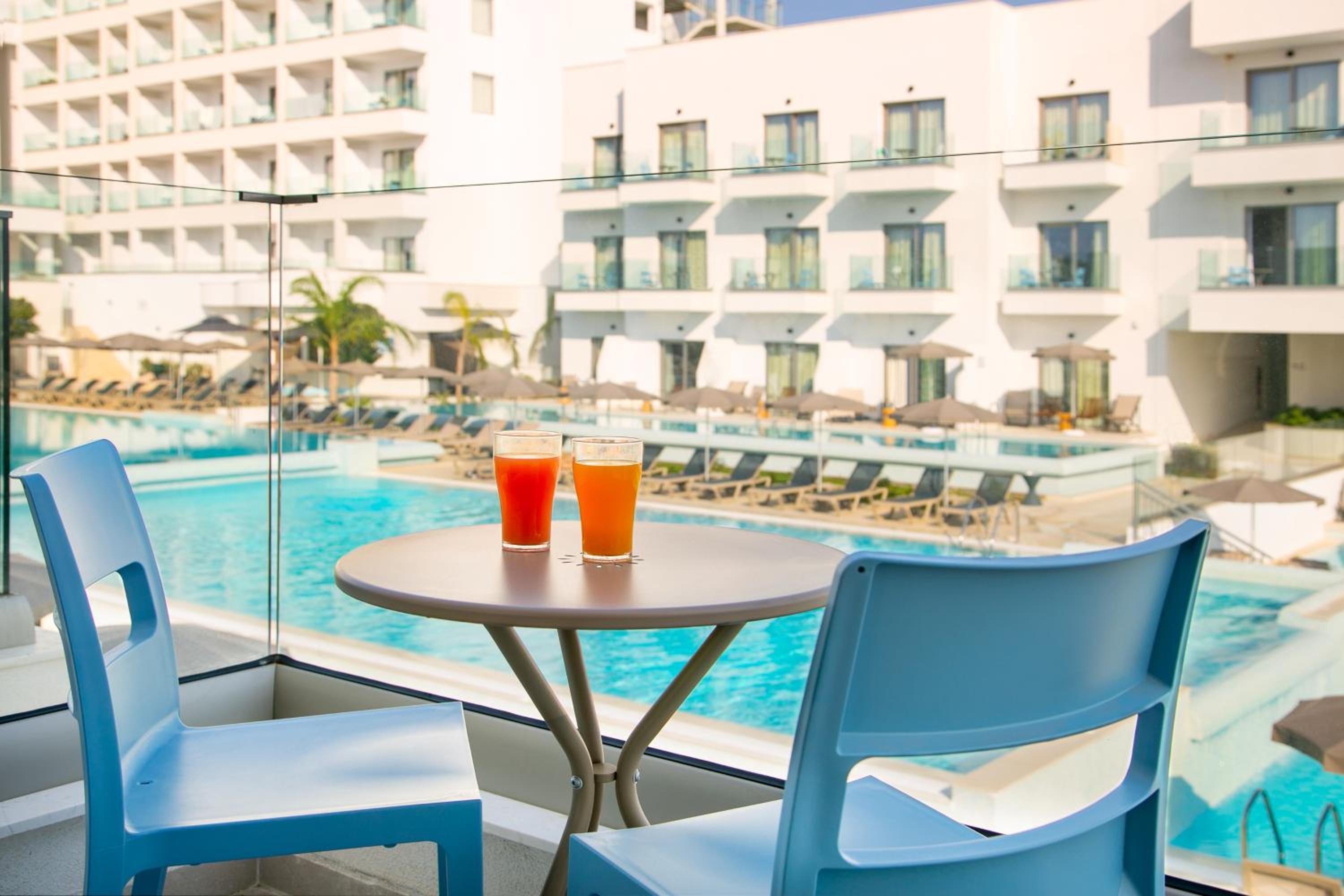 Superior Room Pool View - Photo 2