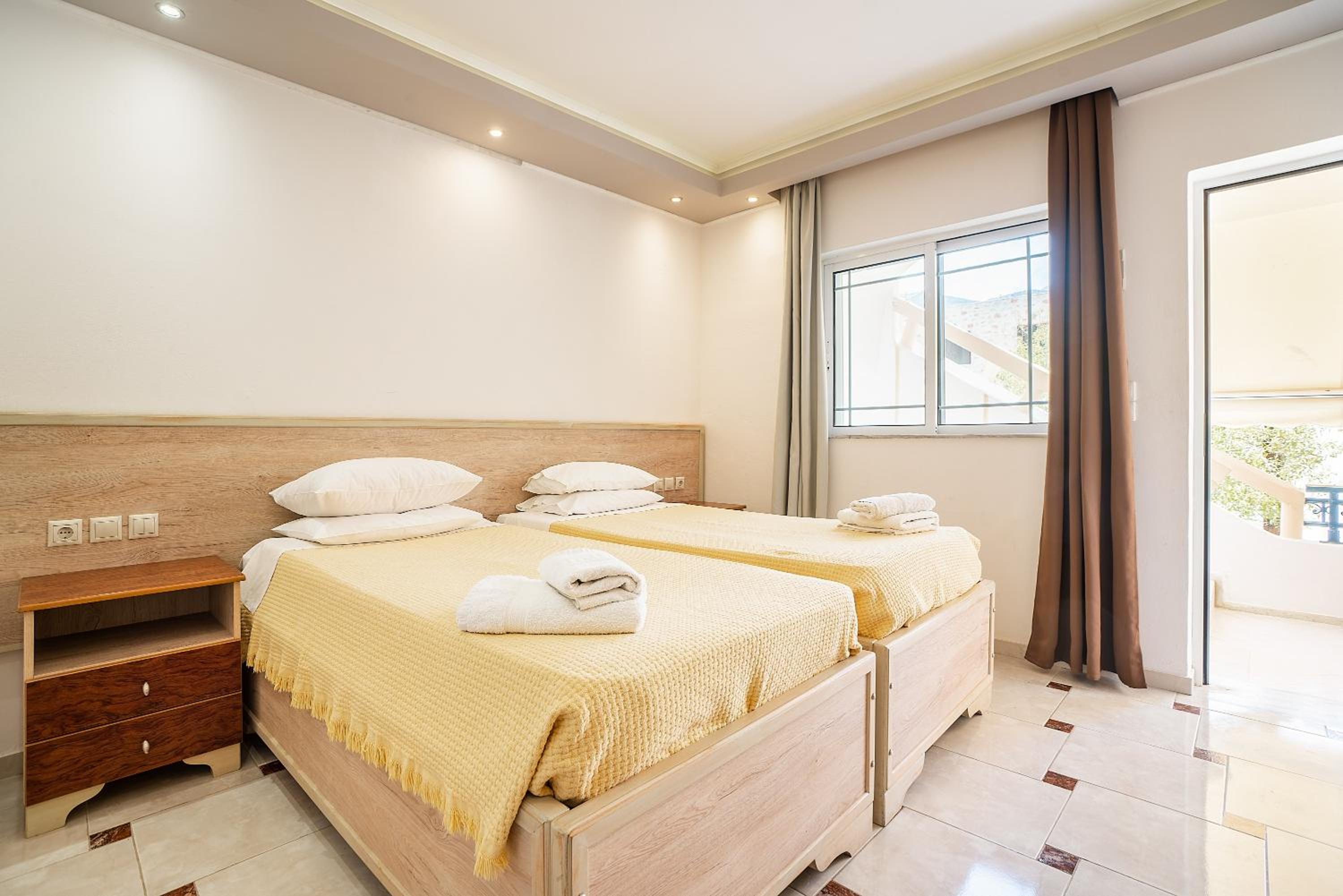 One-Bedroom House photo 1