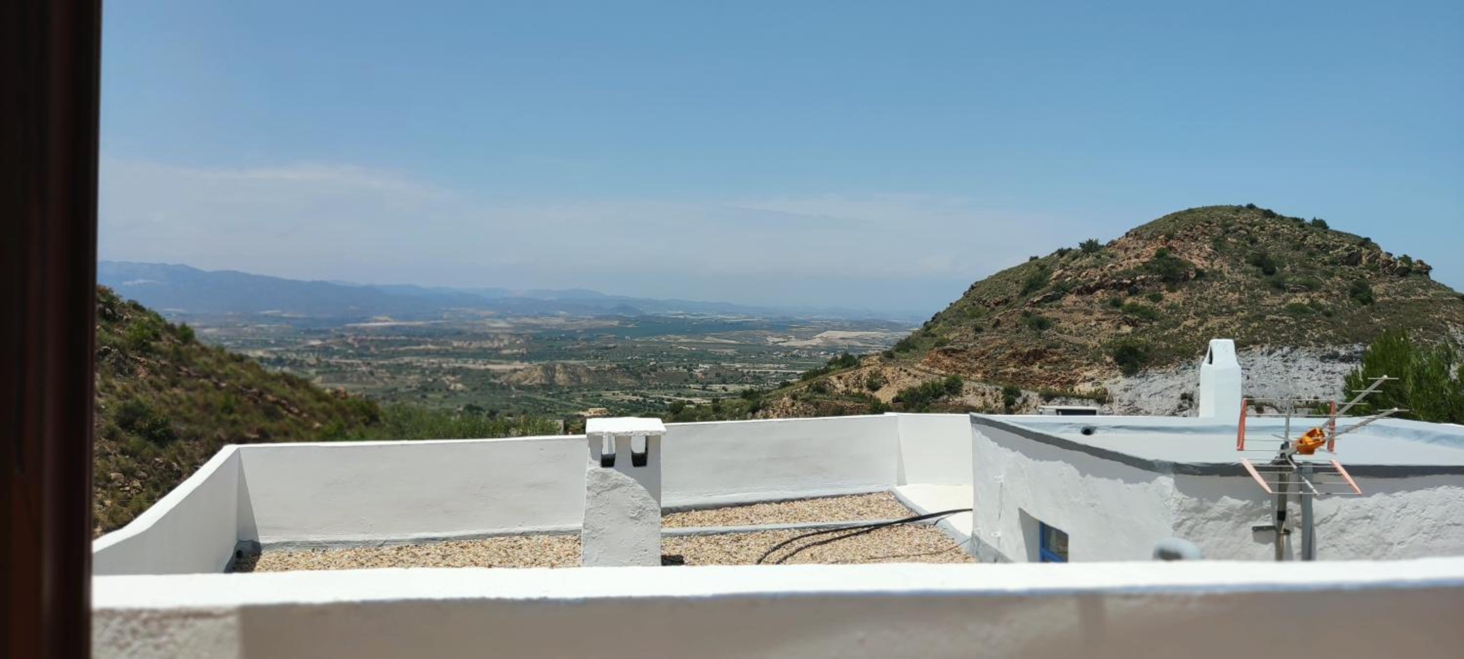 Apartment with Mountain View - Photo 6