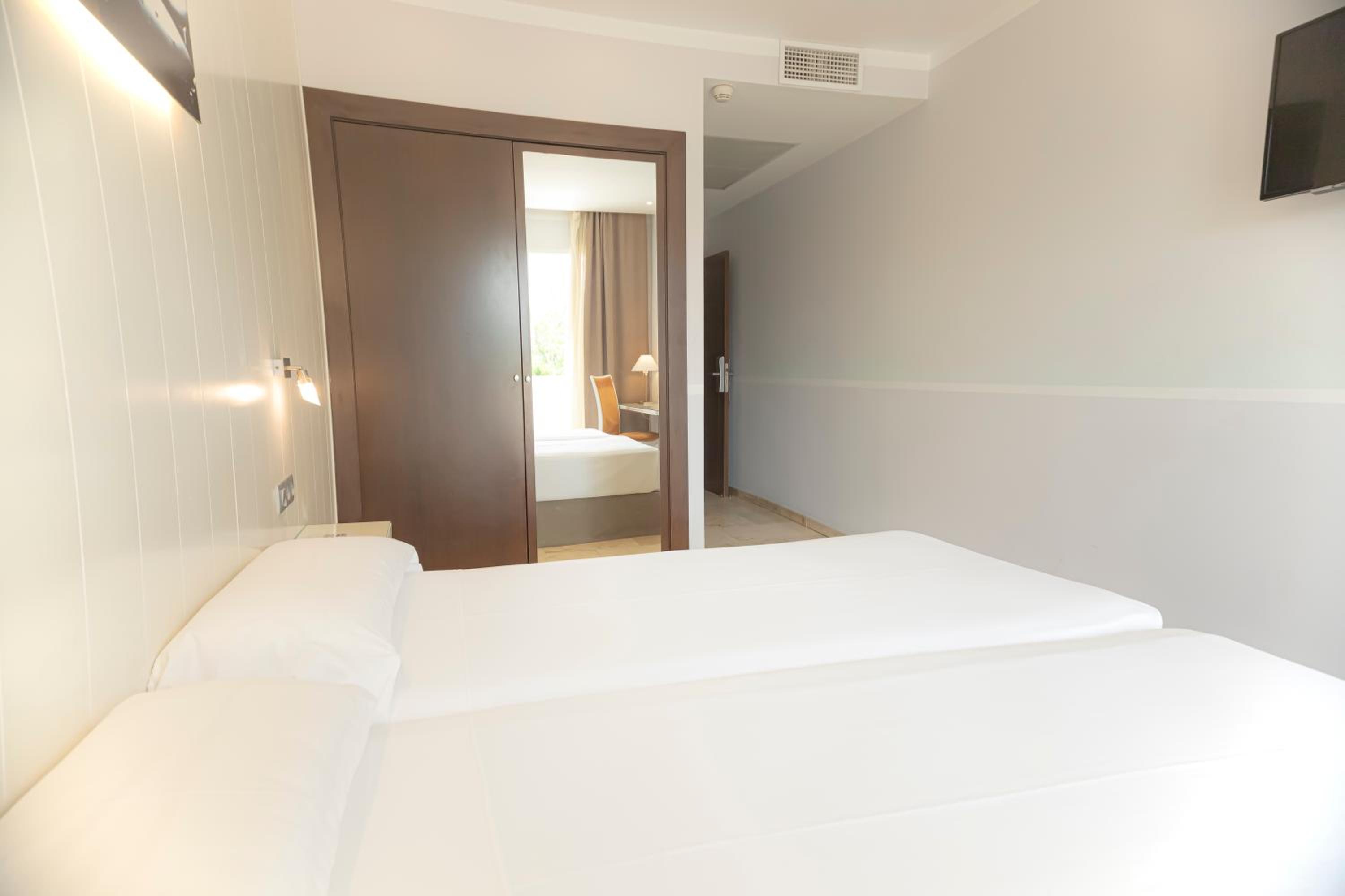 Habitación Doble con Estacionamiento