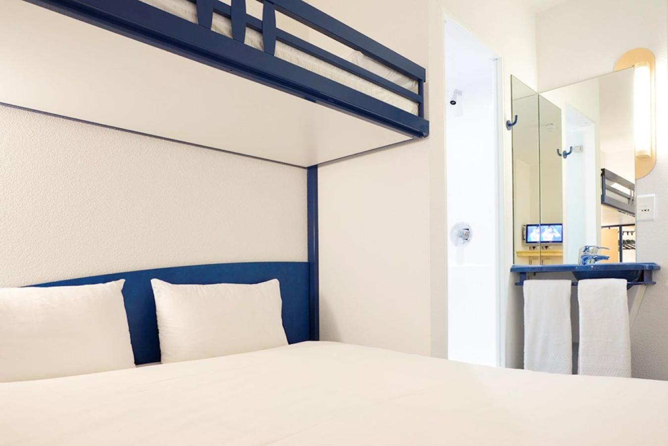 Standard Double Room - Photo 7
