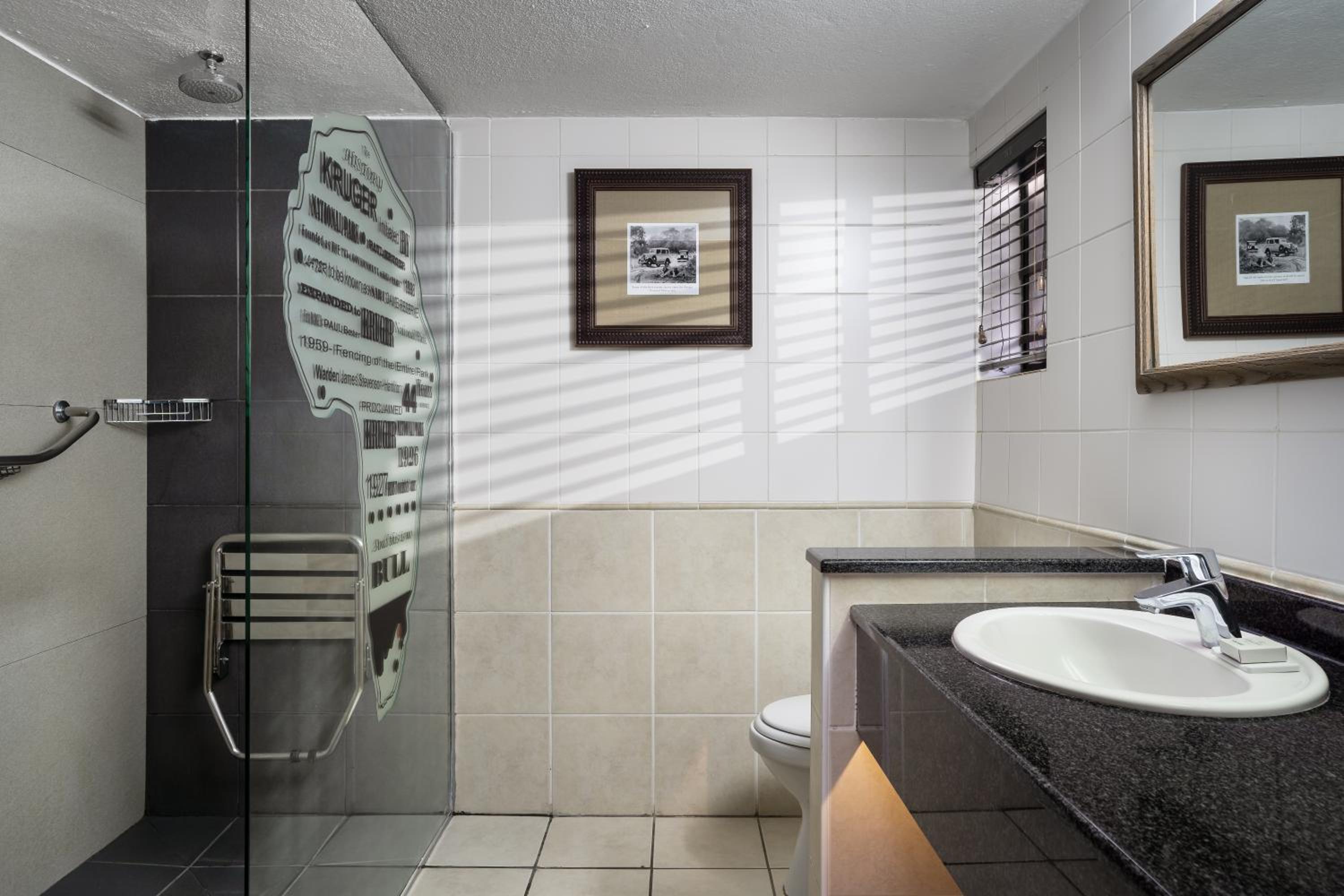 Kruger Deluxe King Room - Photo 2