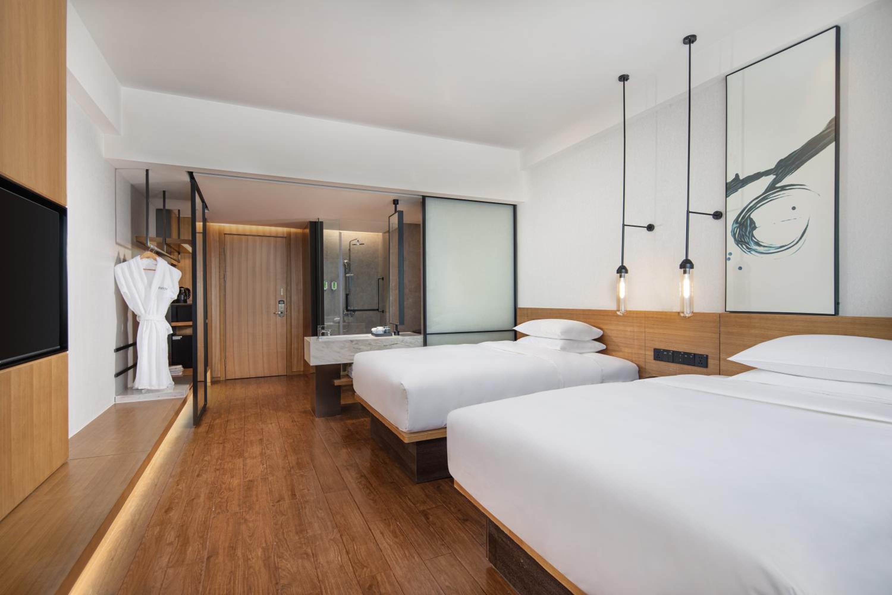 Standard Double Room with Two Double Beds and City View - Photo 1