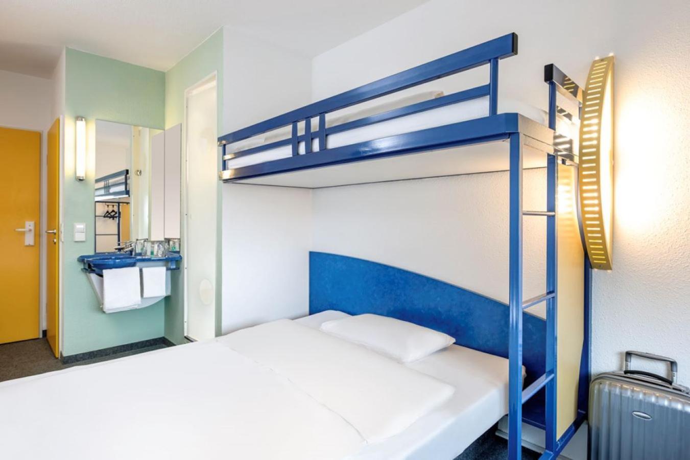 Standard Double Room - Photo 6