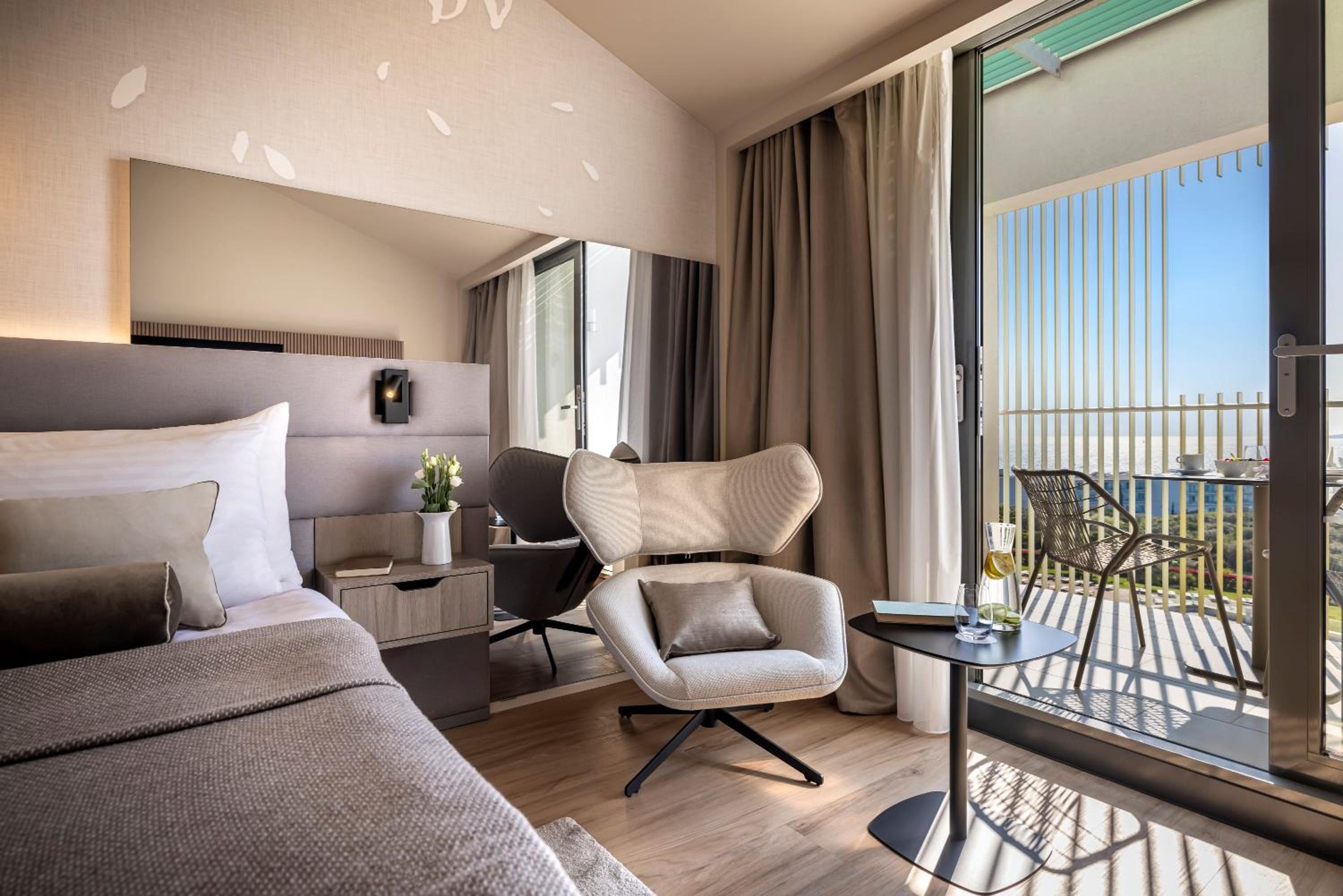 V level Room for 2+1 Seaside