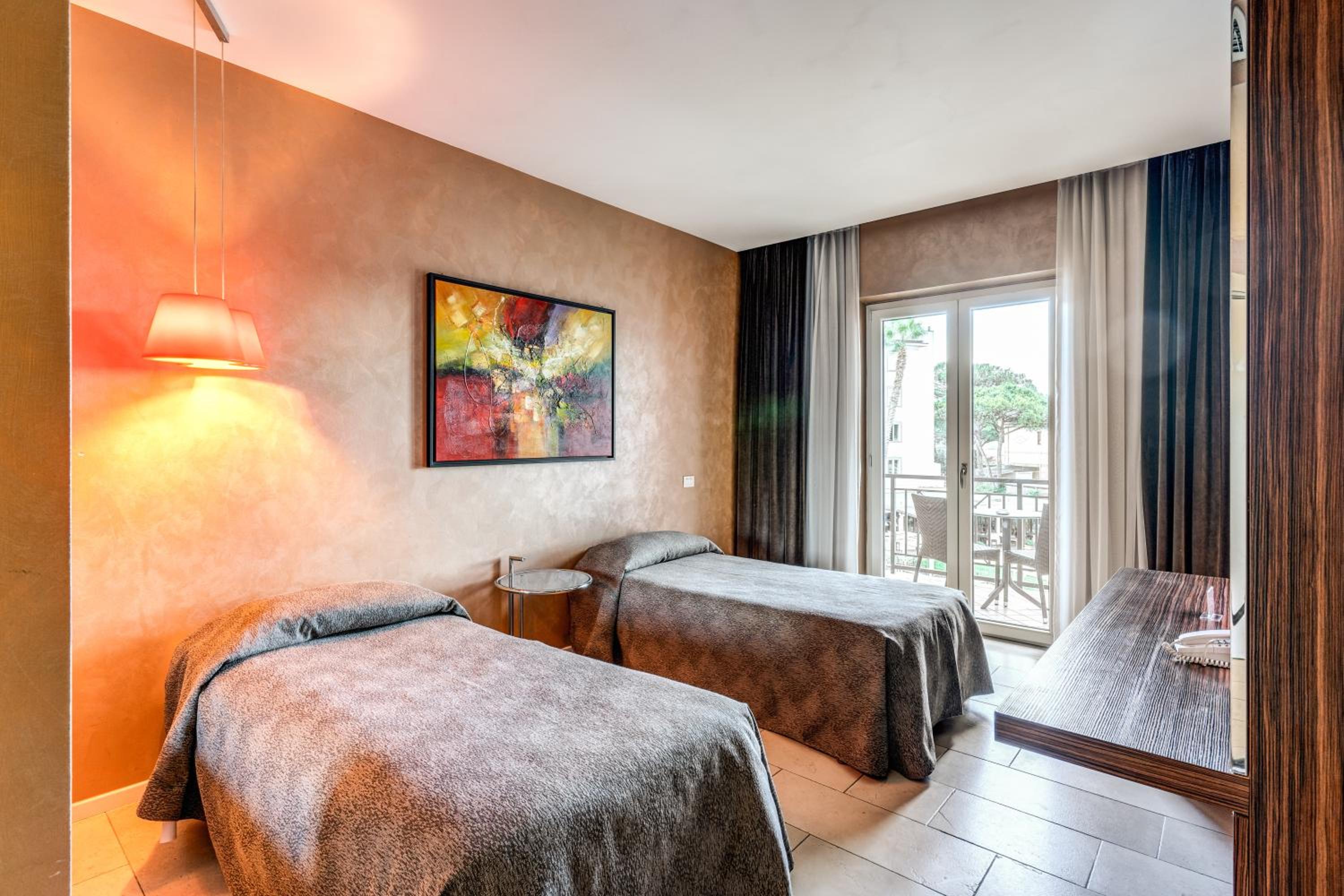 Family Suite with Balcony photo 3