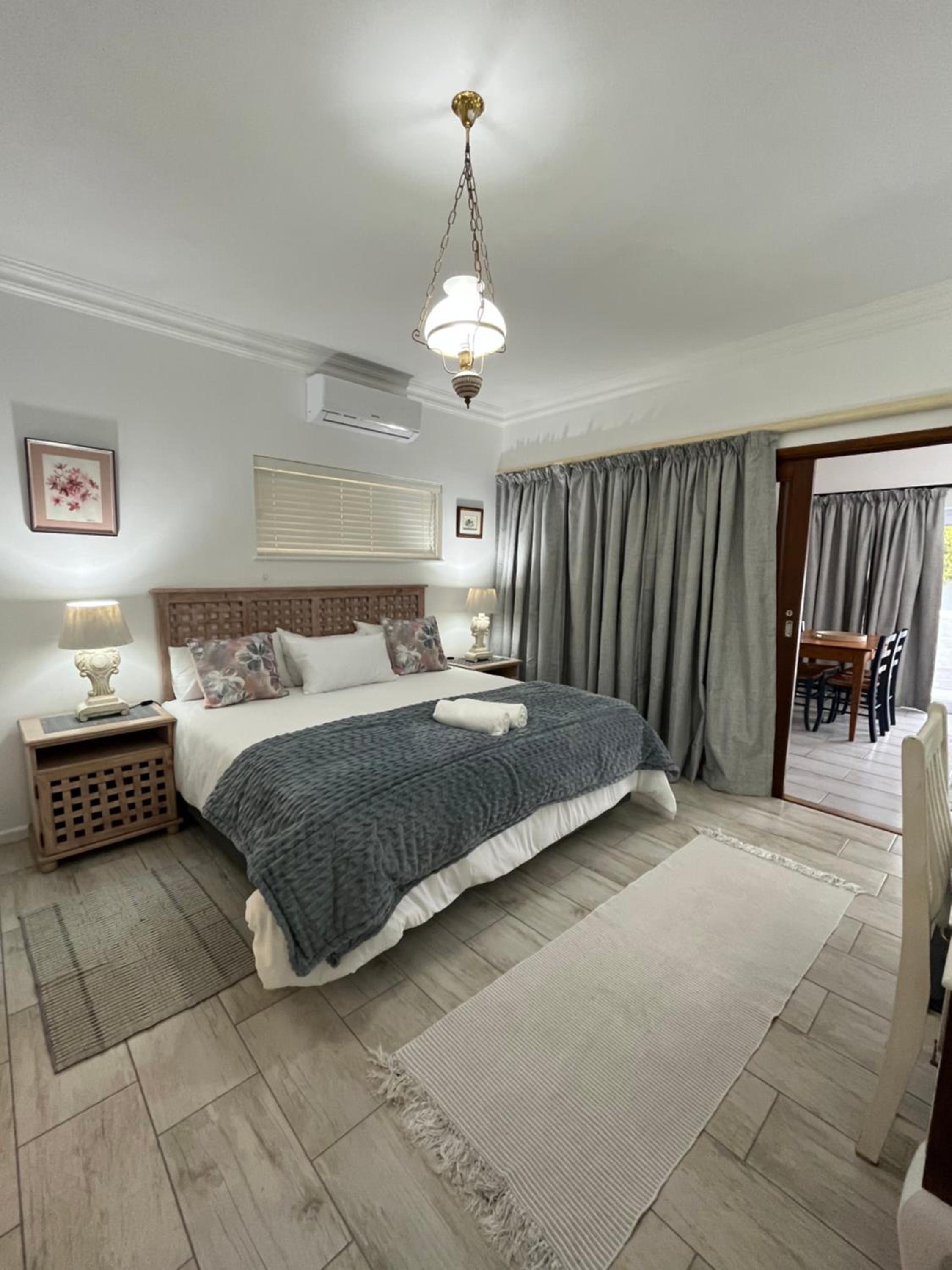 Two-Bedroom Apartment - Photo 11