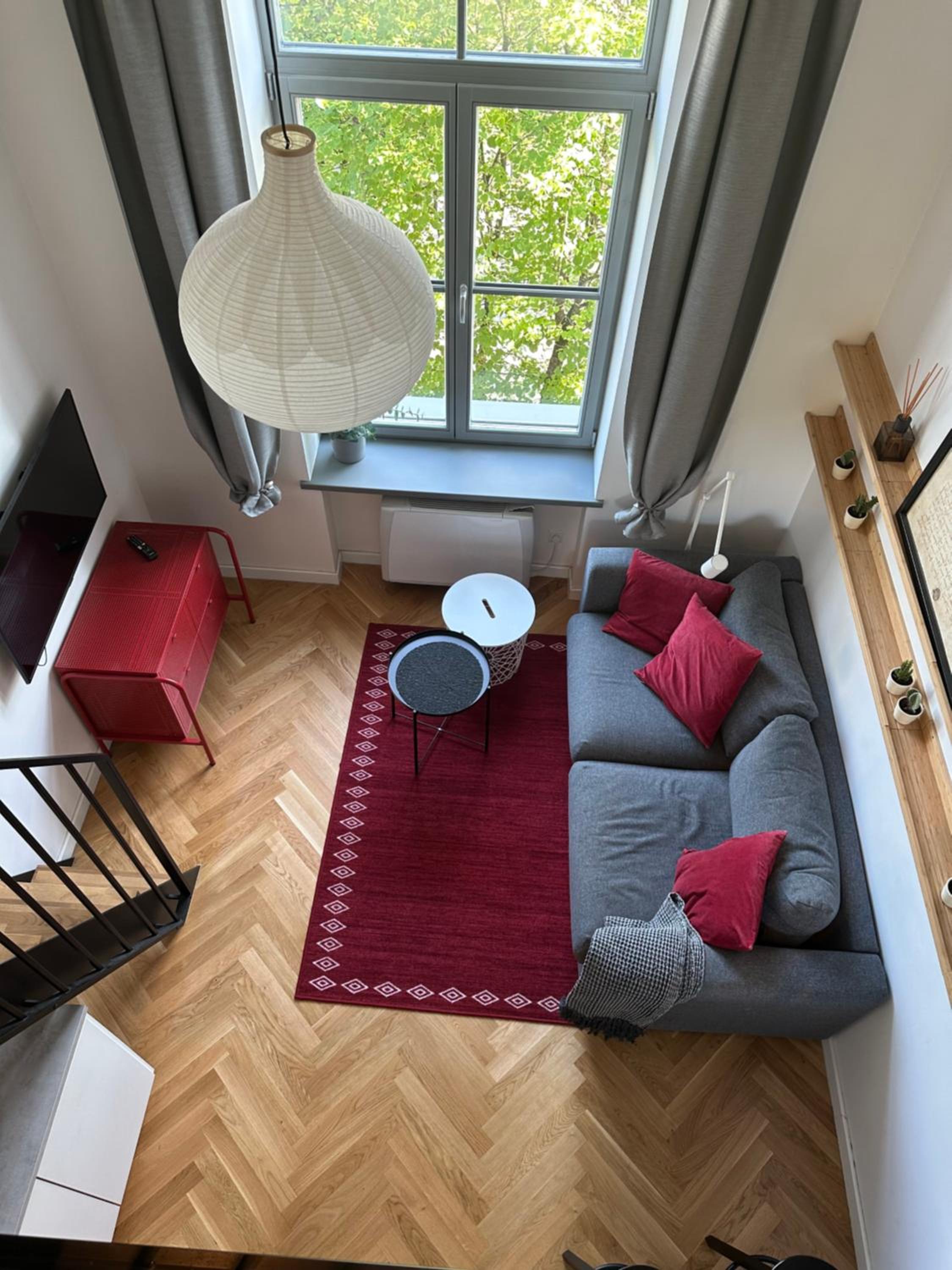 One-Bedroom Apartment photo 1