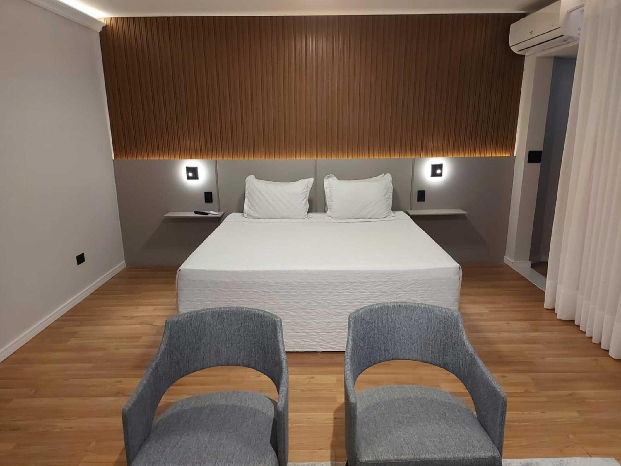 Deluxe Suite with Spa Bath photo 1