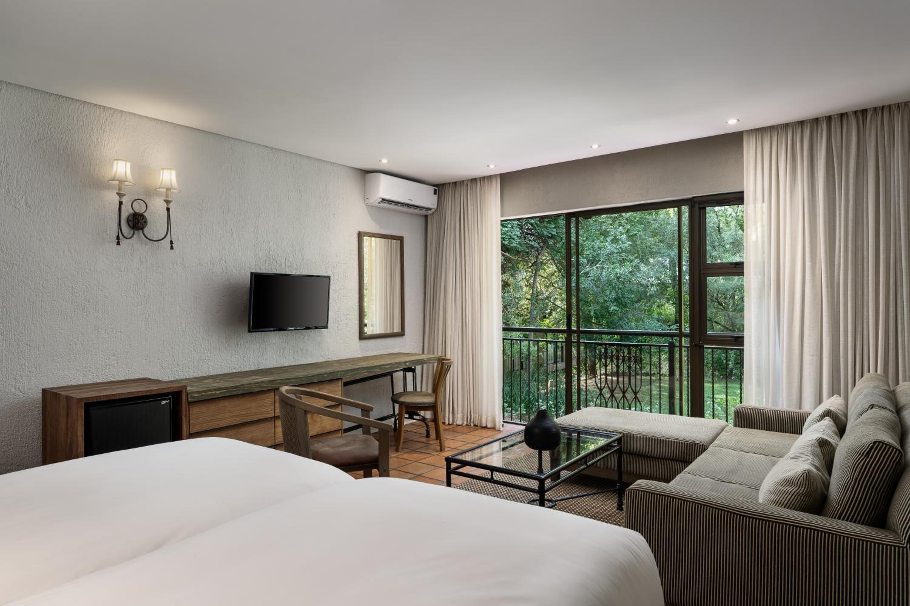Kruger Deluxe Twin Room - Photo 2