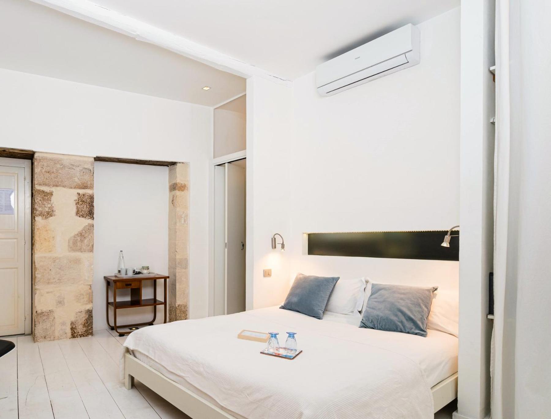 Deluxe Double Room with Shower