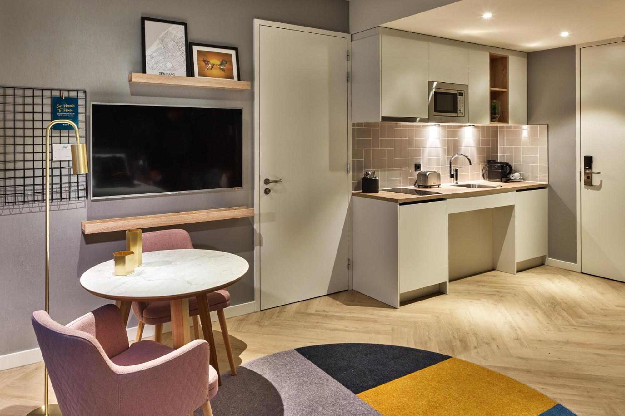 Studio Queen Suite - Disability Access photo 2