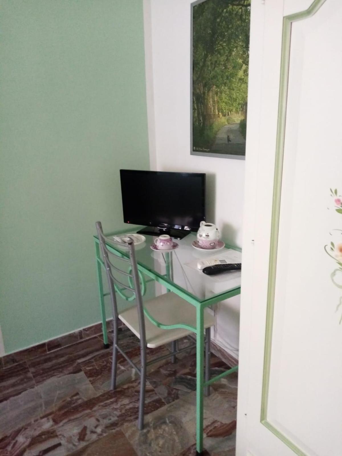 Double Room With Private Bathroom photo 2