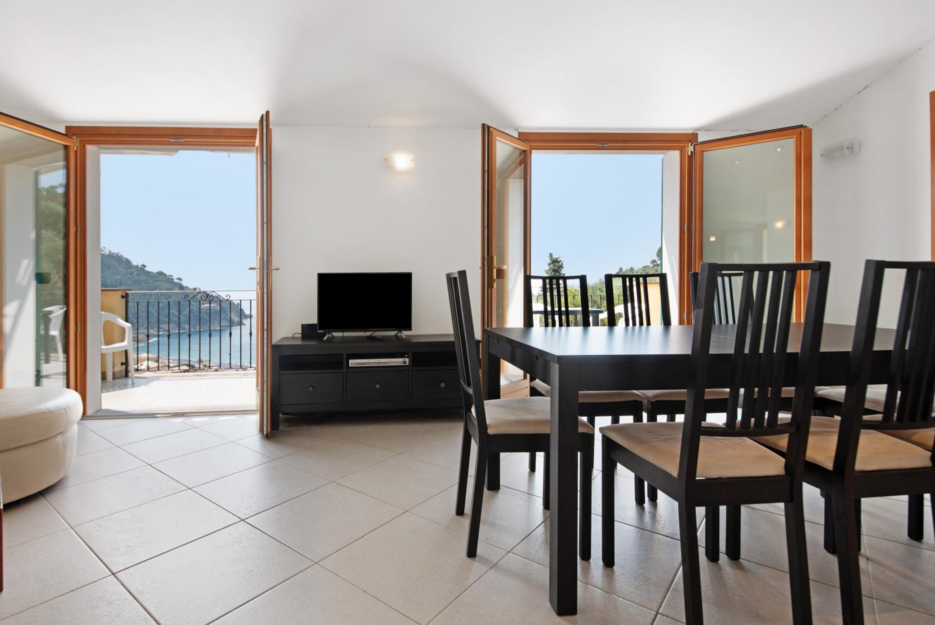 Villa photo 3