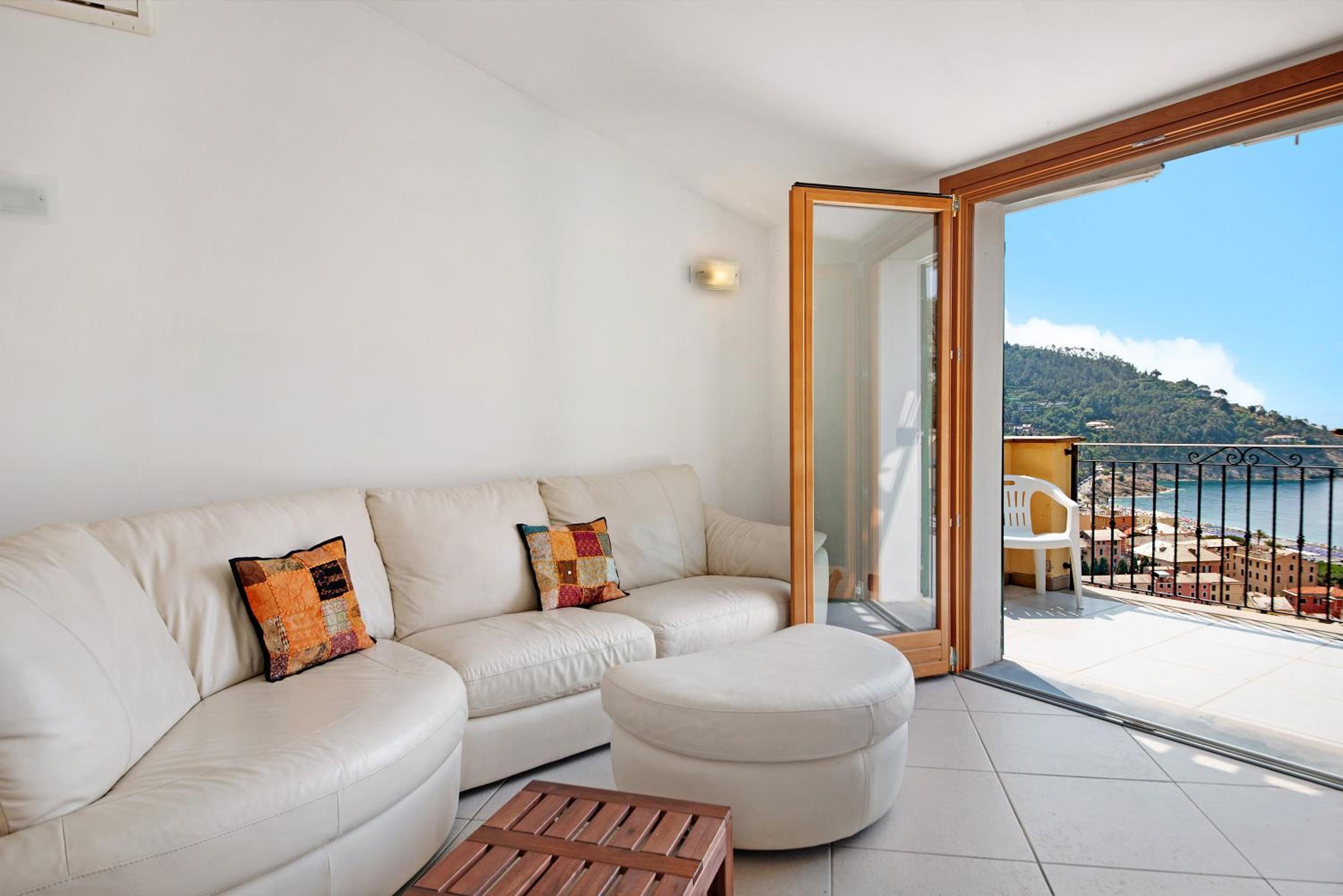 Villa photo 2