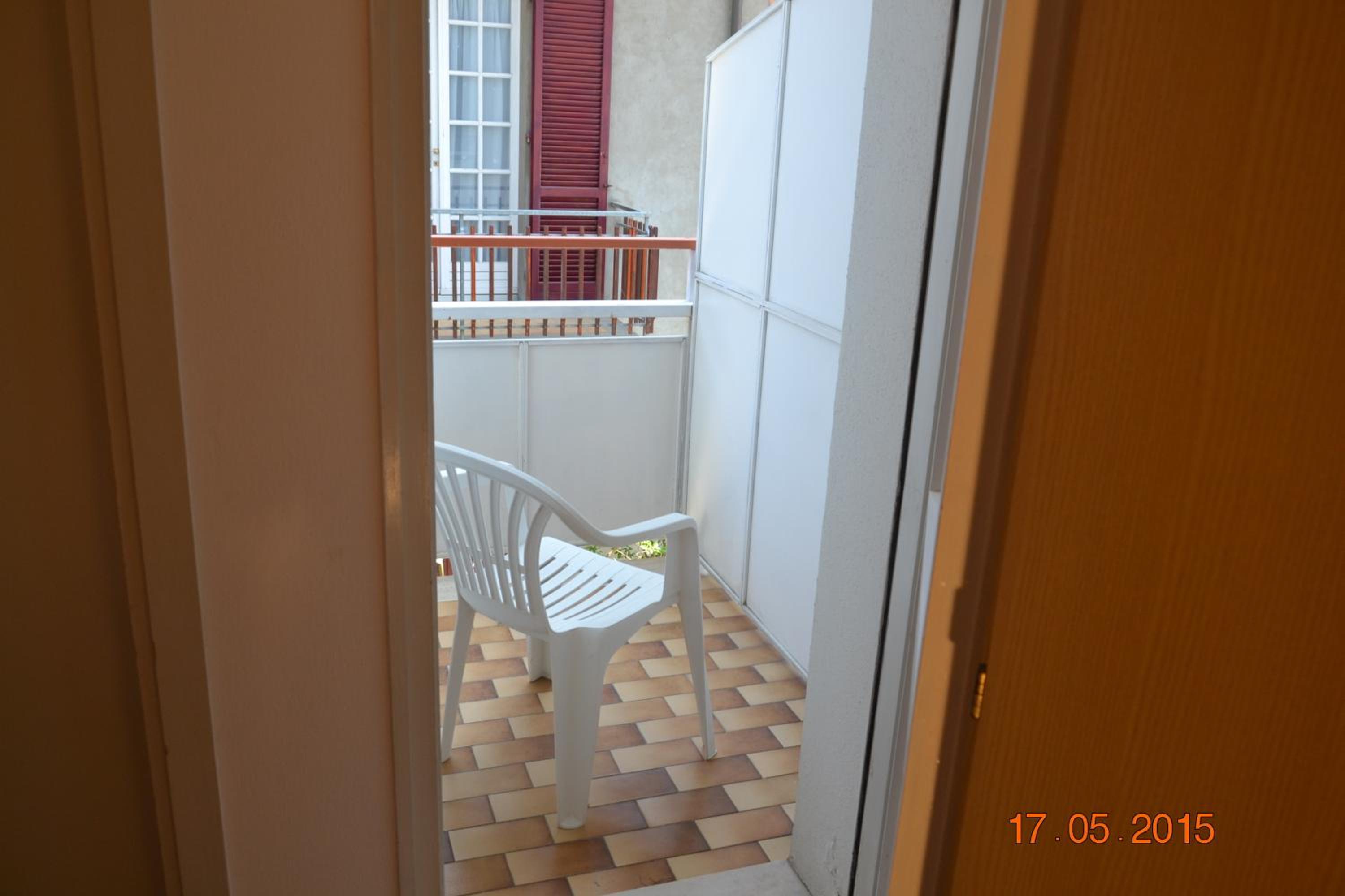 Single Room with Bathroom photo 3