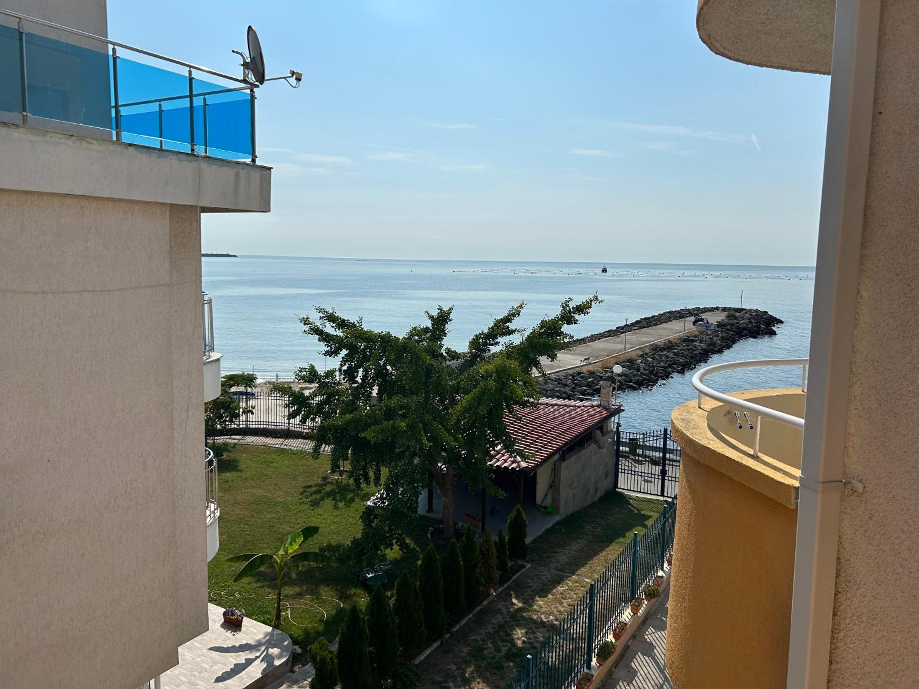 Deluxe Double Room with Balcony and Sea View photo 2