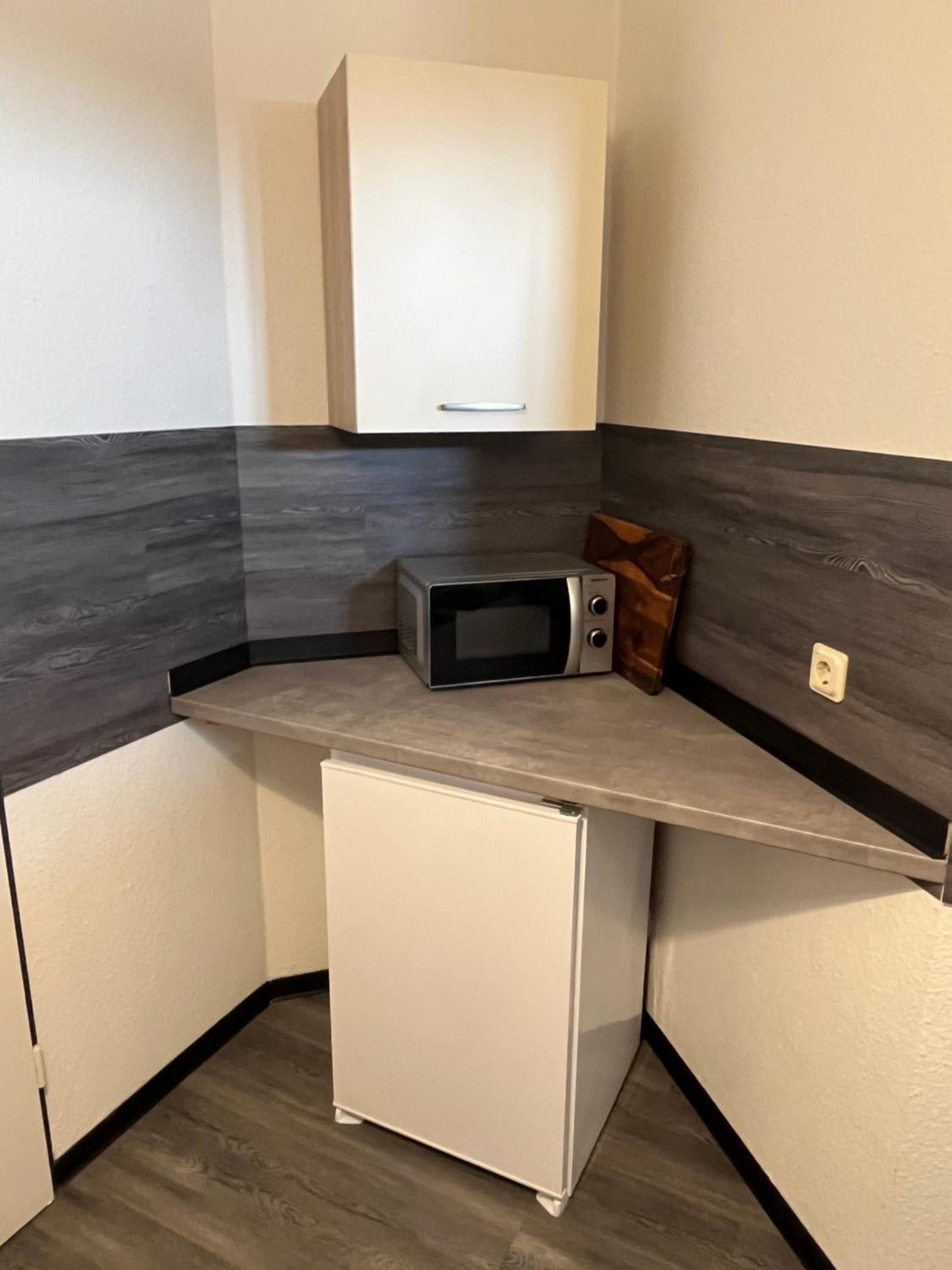 Single Room with Shared Bathroom photo 2