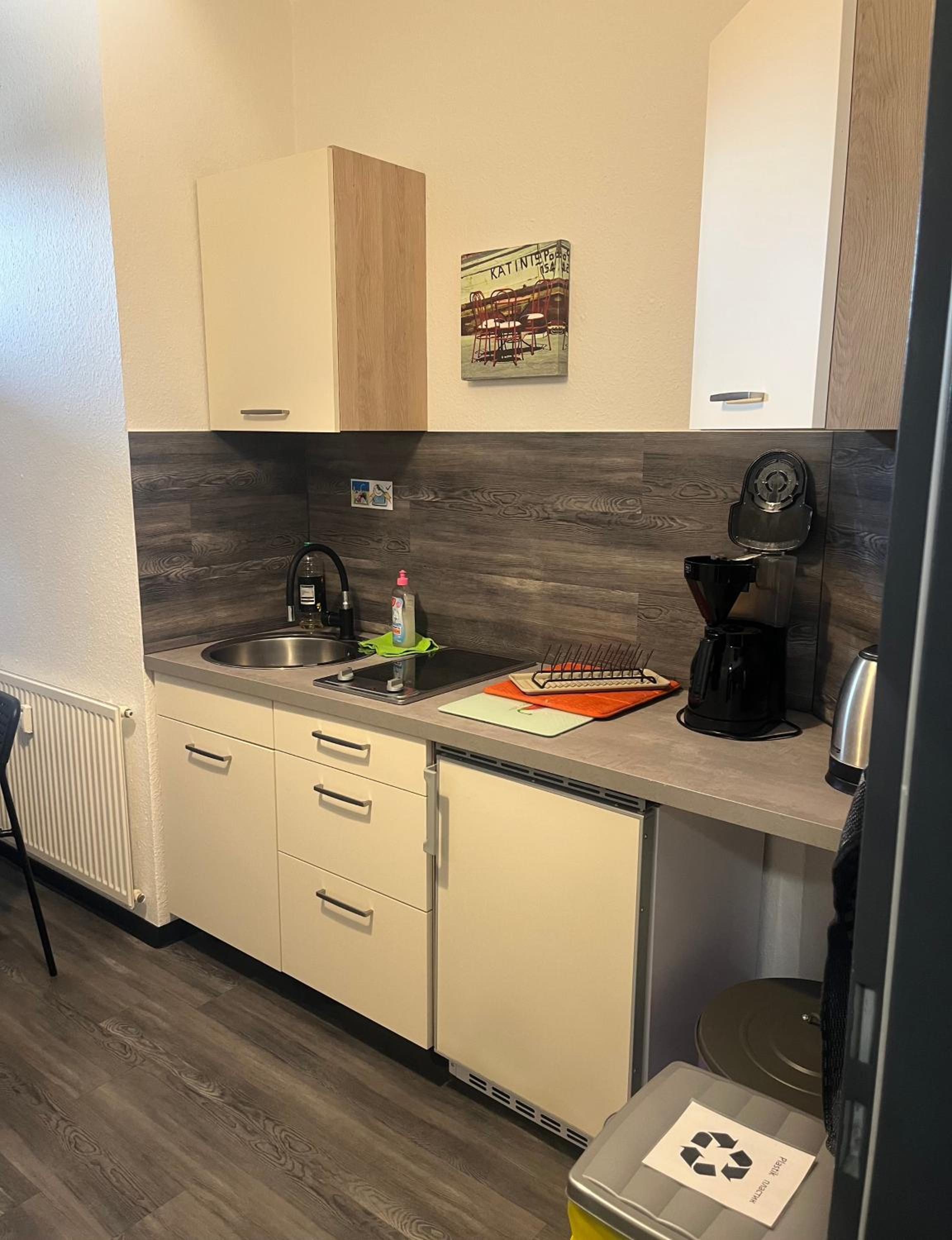 Single Room with Shared Bathroom photo 3