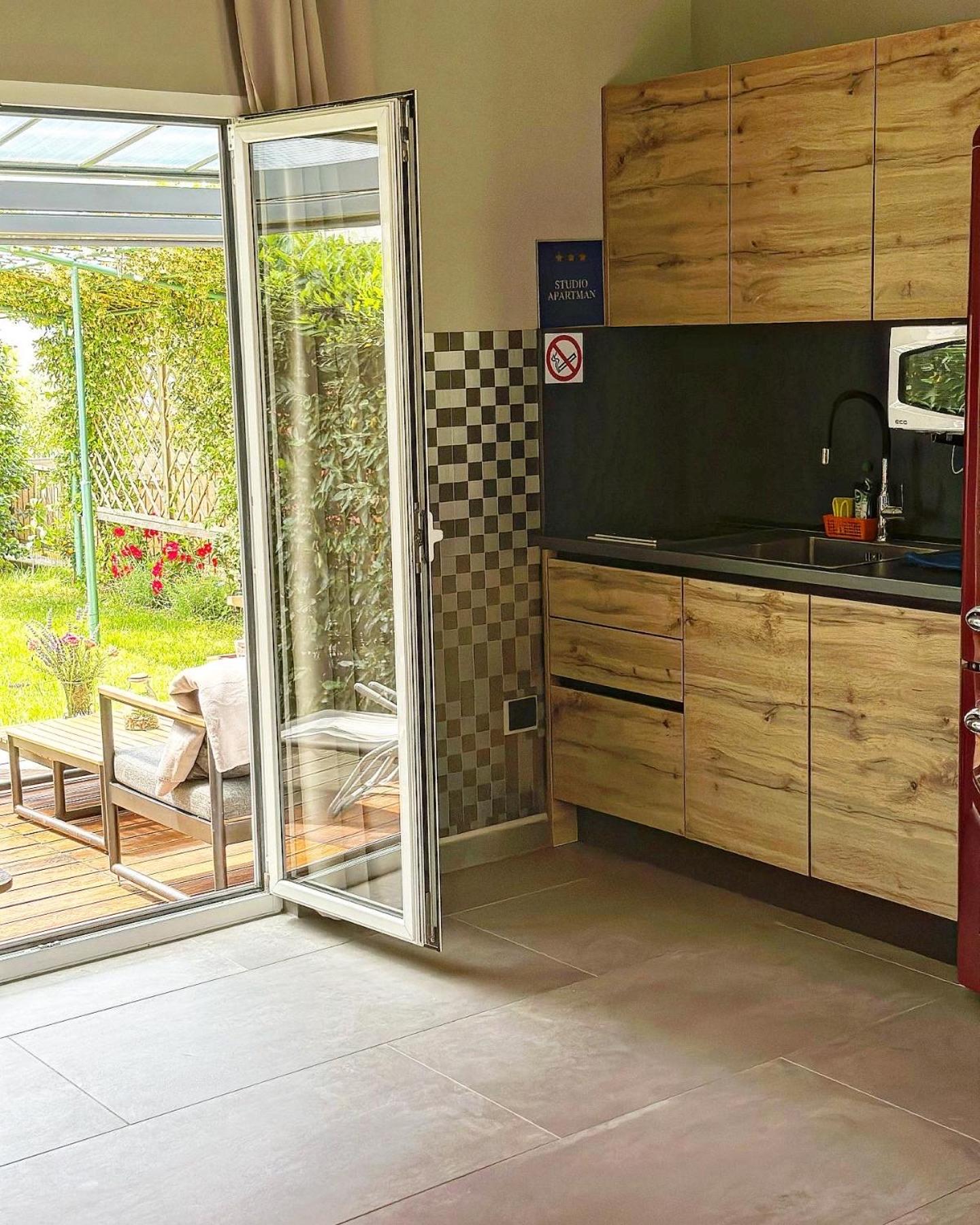 One-Bedroom House - Photo 15