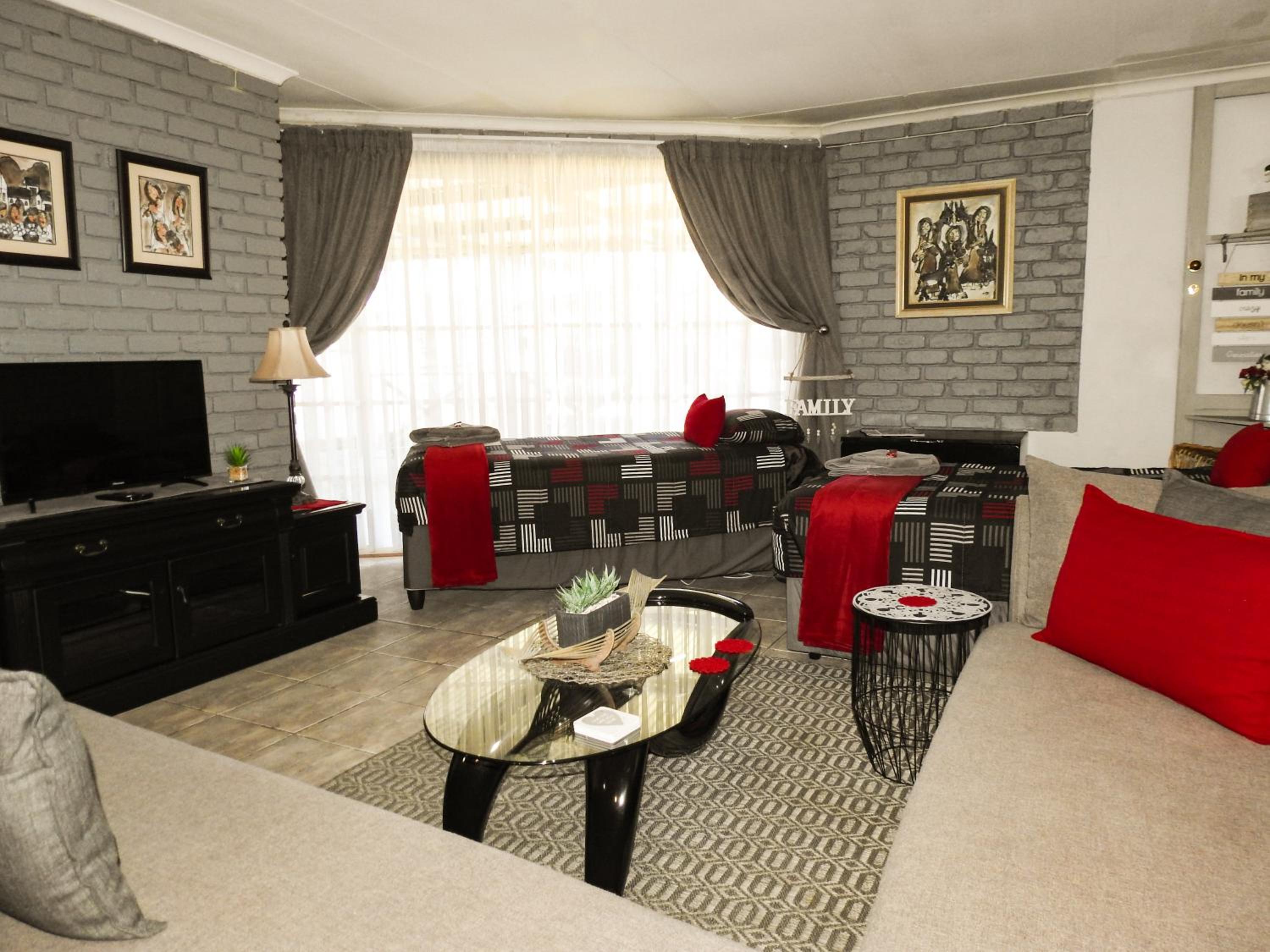 One-Bedroom Apartment - Photo 88