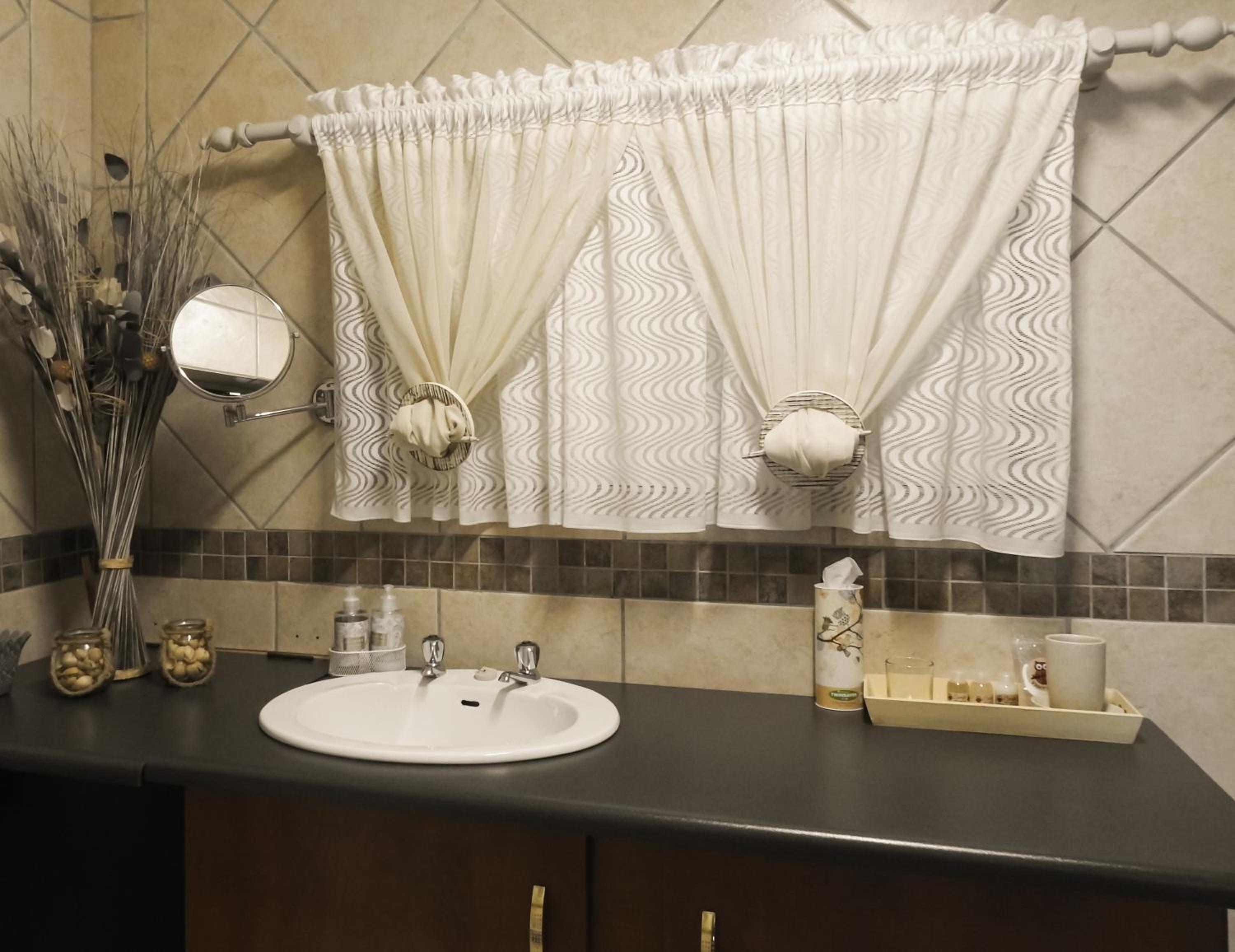 One-Bedroom Apartment - Photo 94