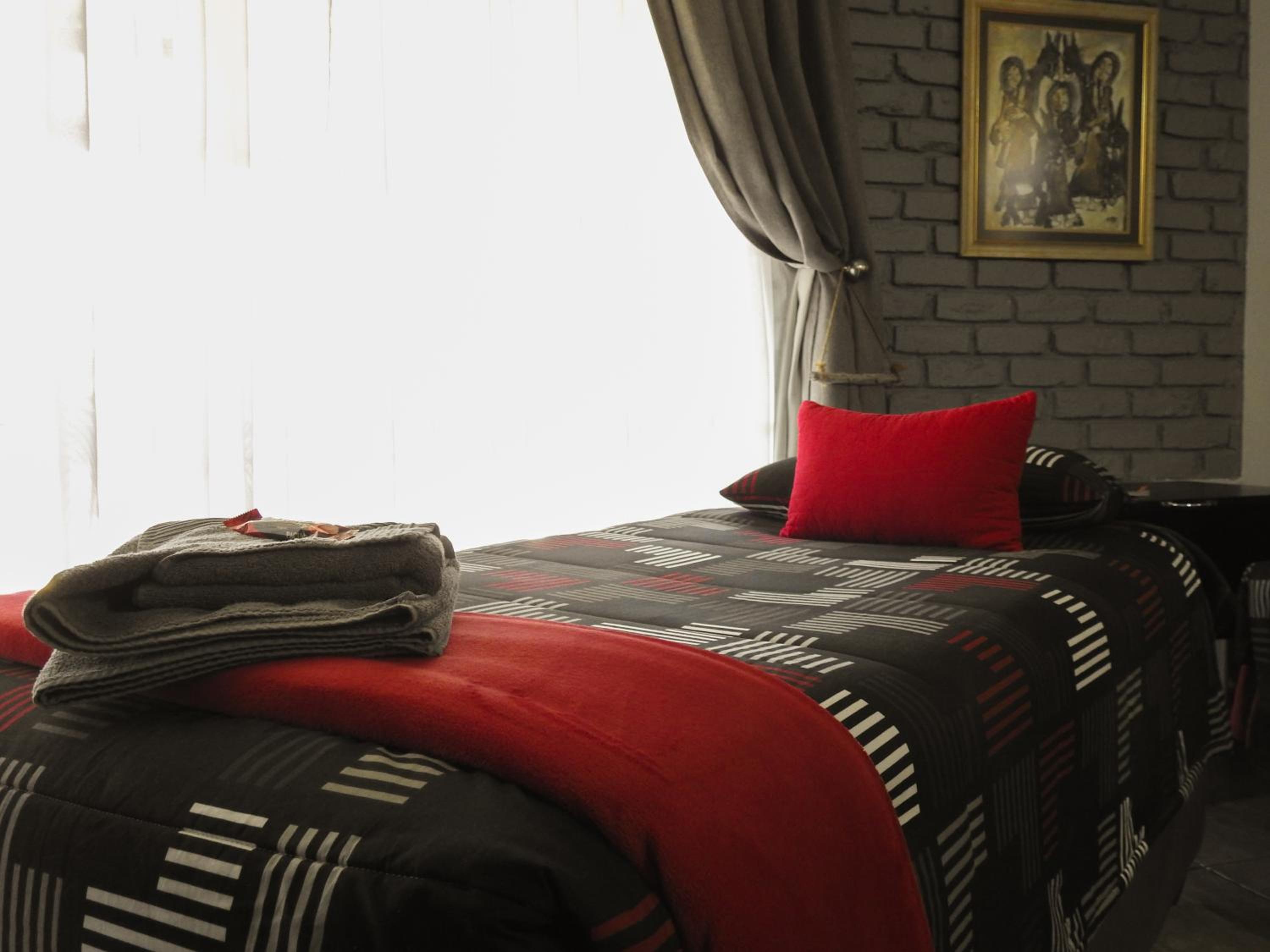 One-Bedroom Apartment - Photo 95