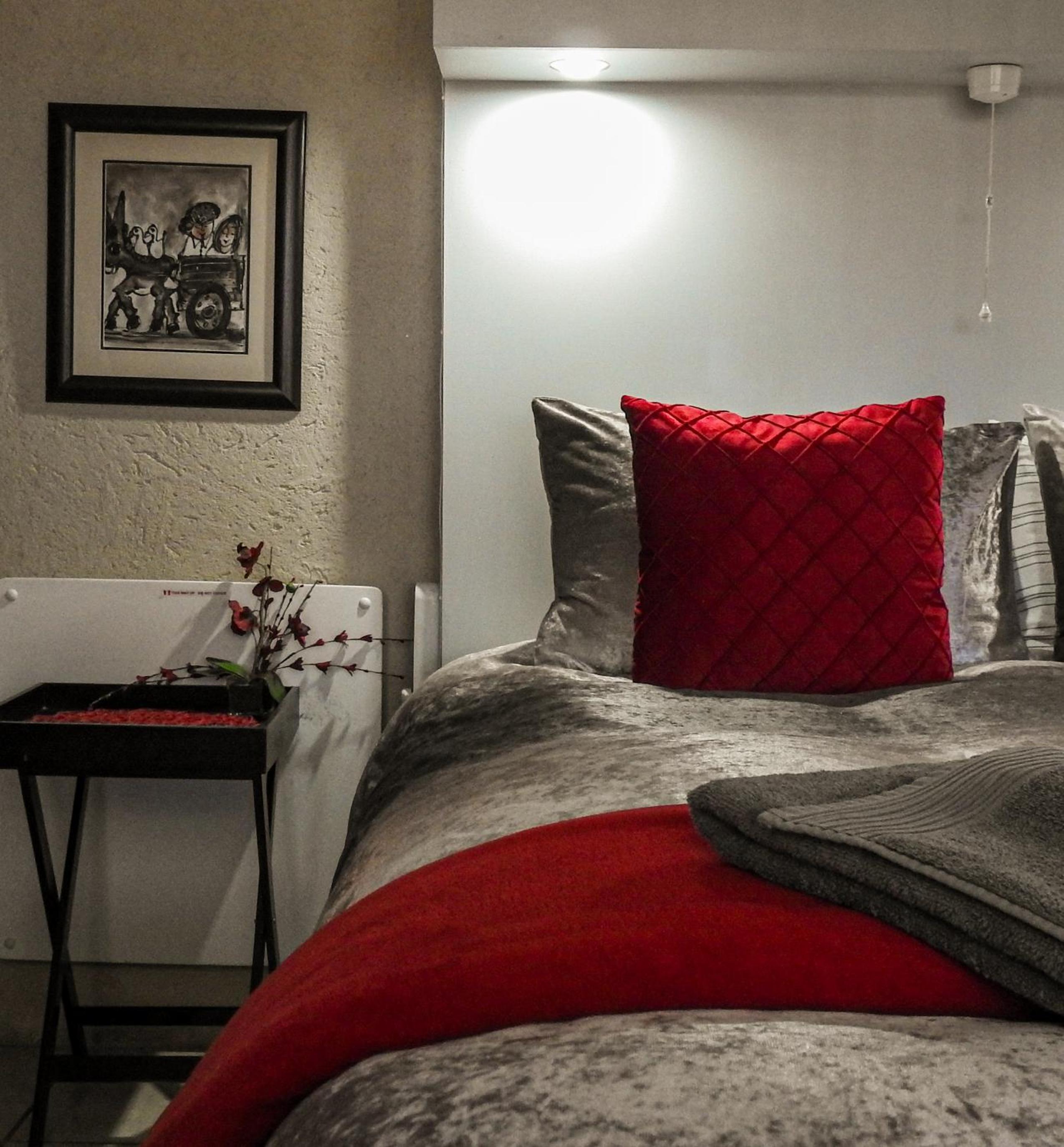 One-Bedroom Apartment - Photo 97