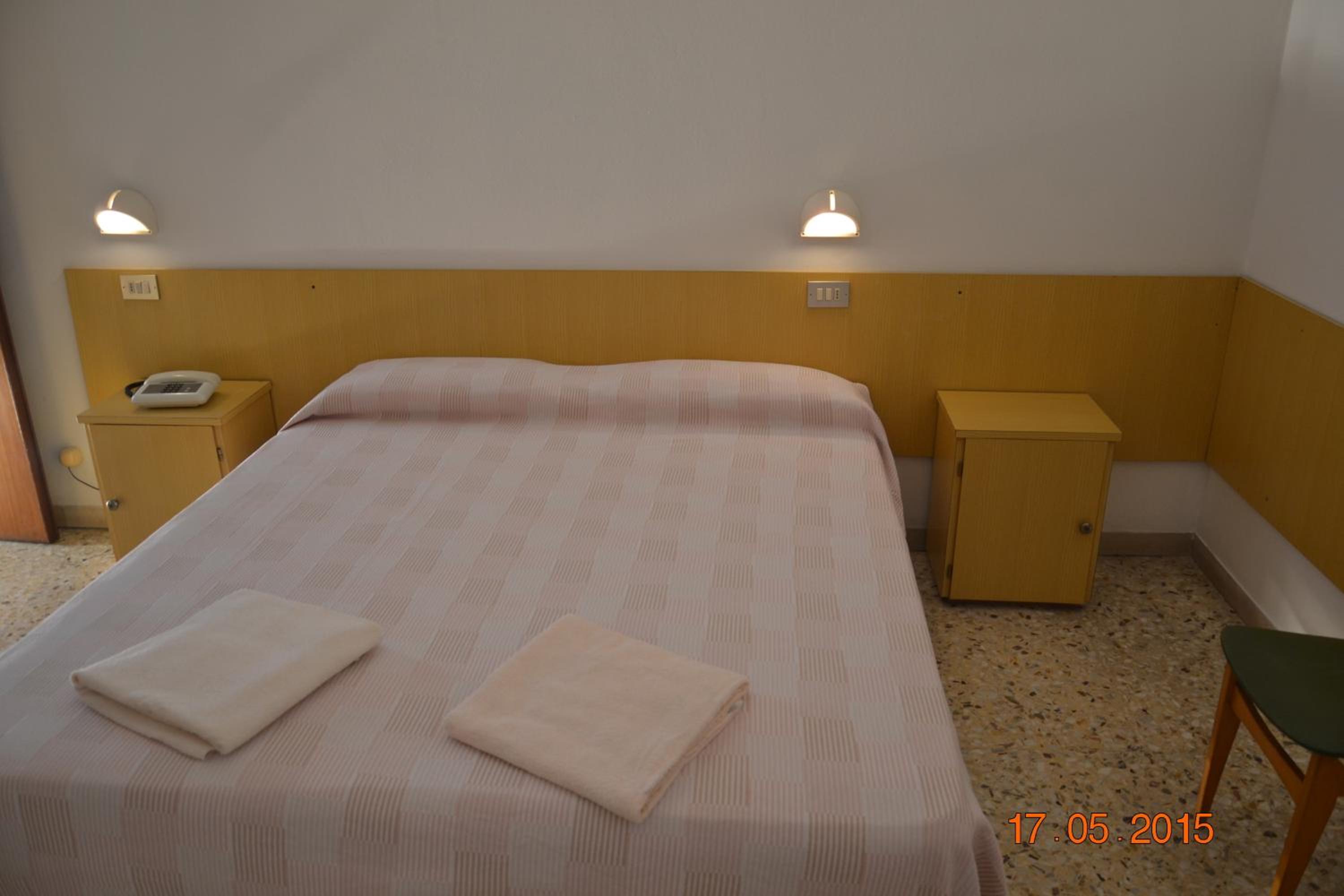 Double Room - Photo 4