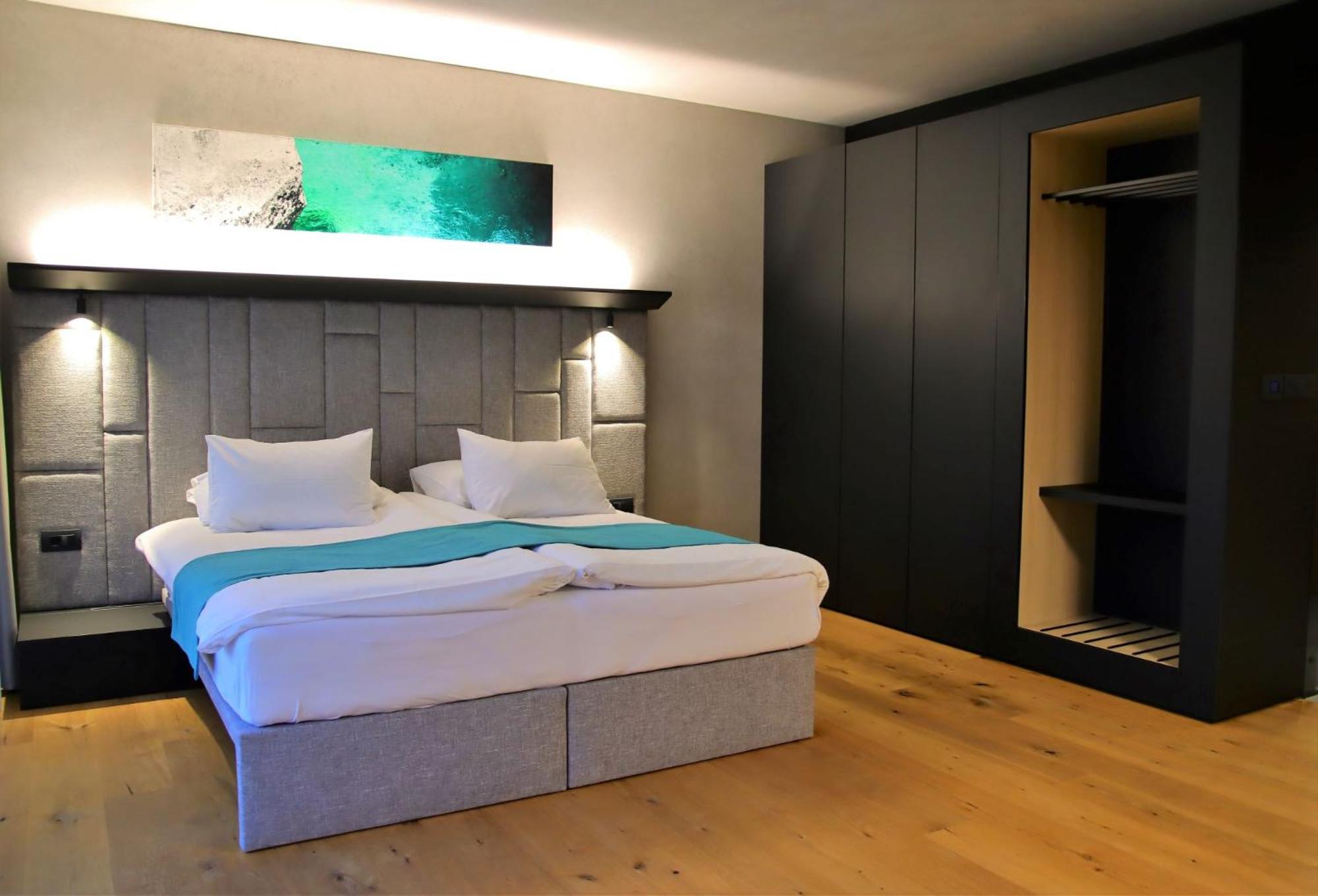 Junior Suite with Mountain View - Photo 2