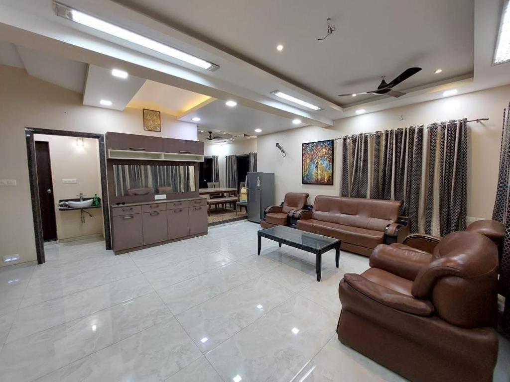 Villa photo 1