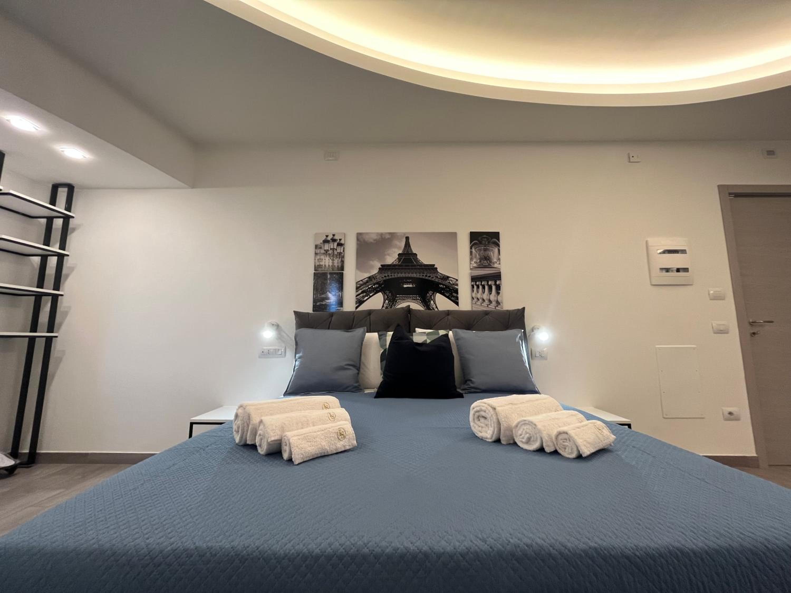 Queen Room with Spa Bath