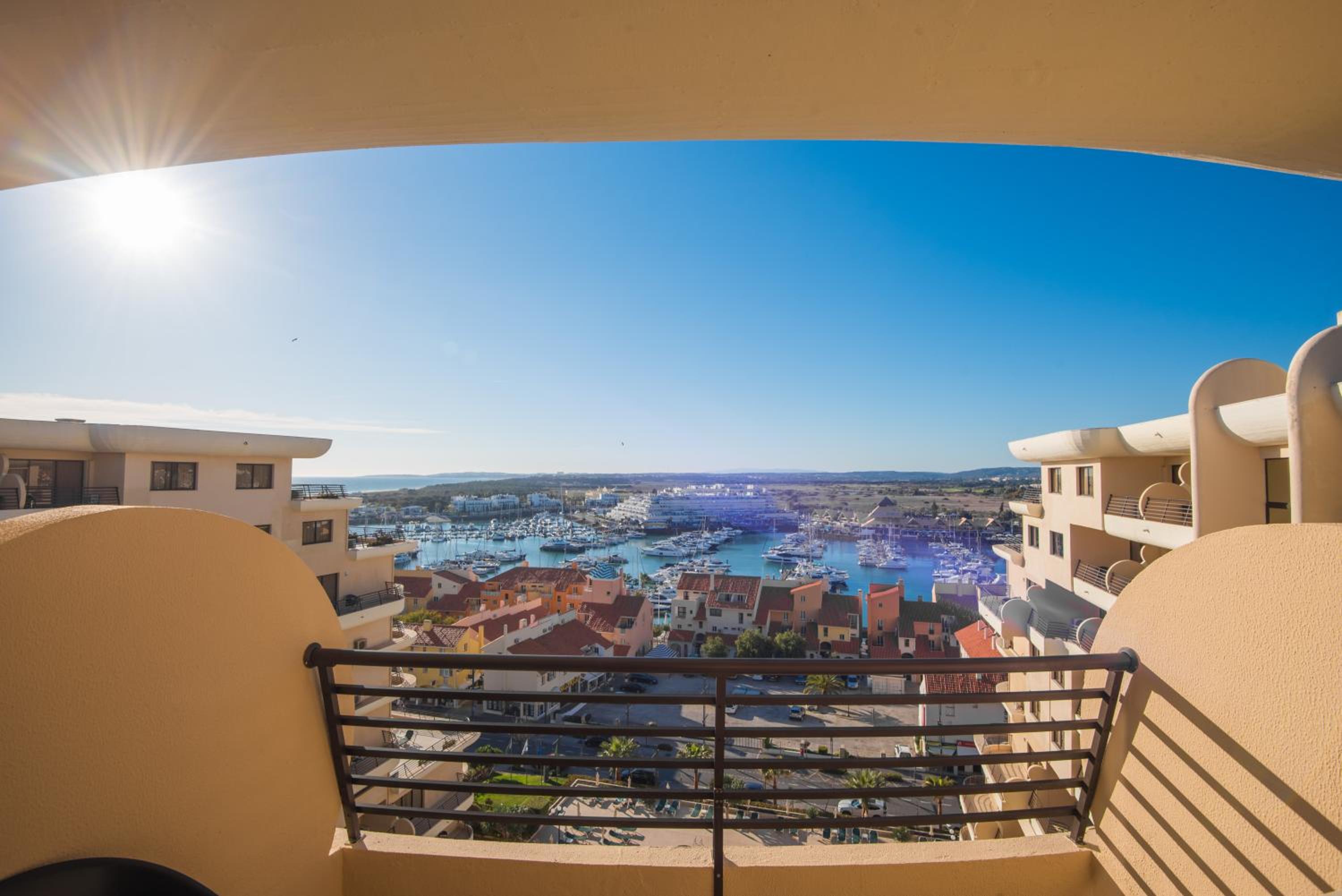 Twin Room with Sea View - Photo 6