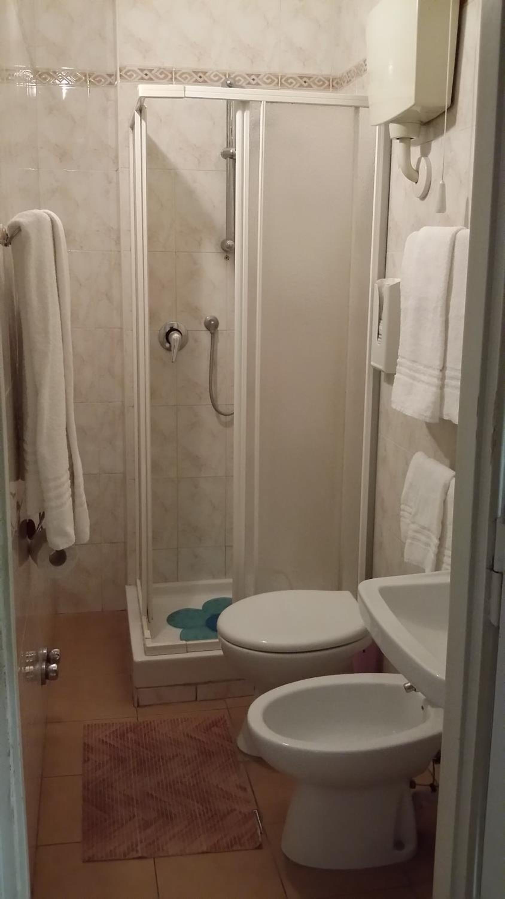 Triple Room - Photo 12