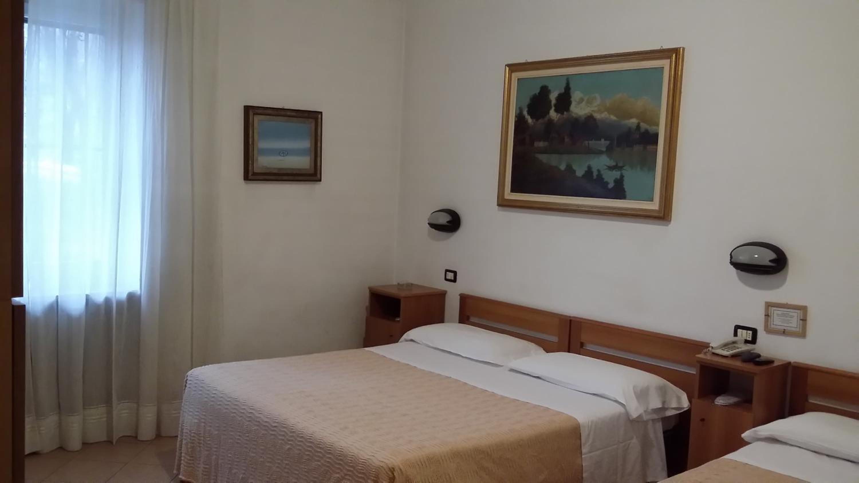 Triple Room - Photo 10